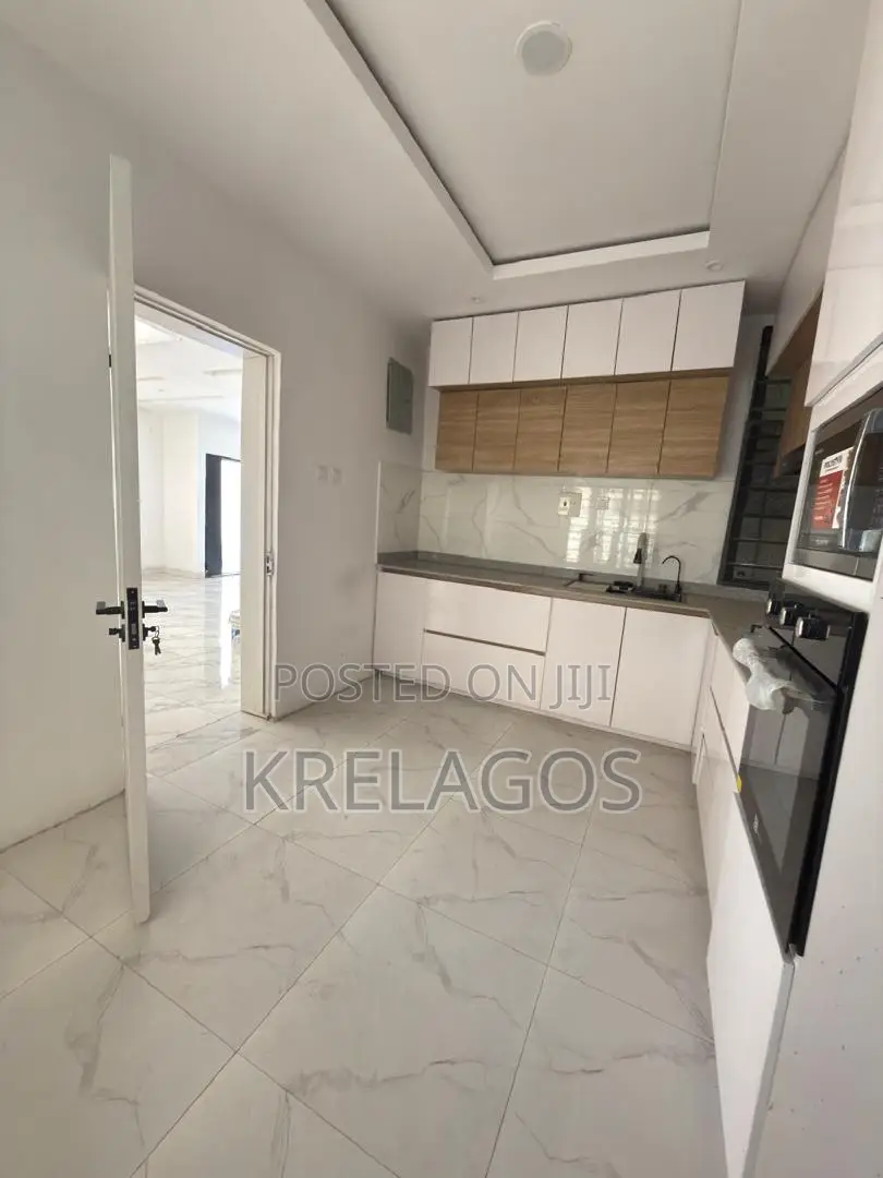 4bdrm Duplex in Ologolo for sale