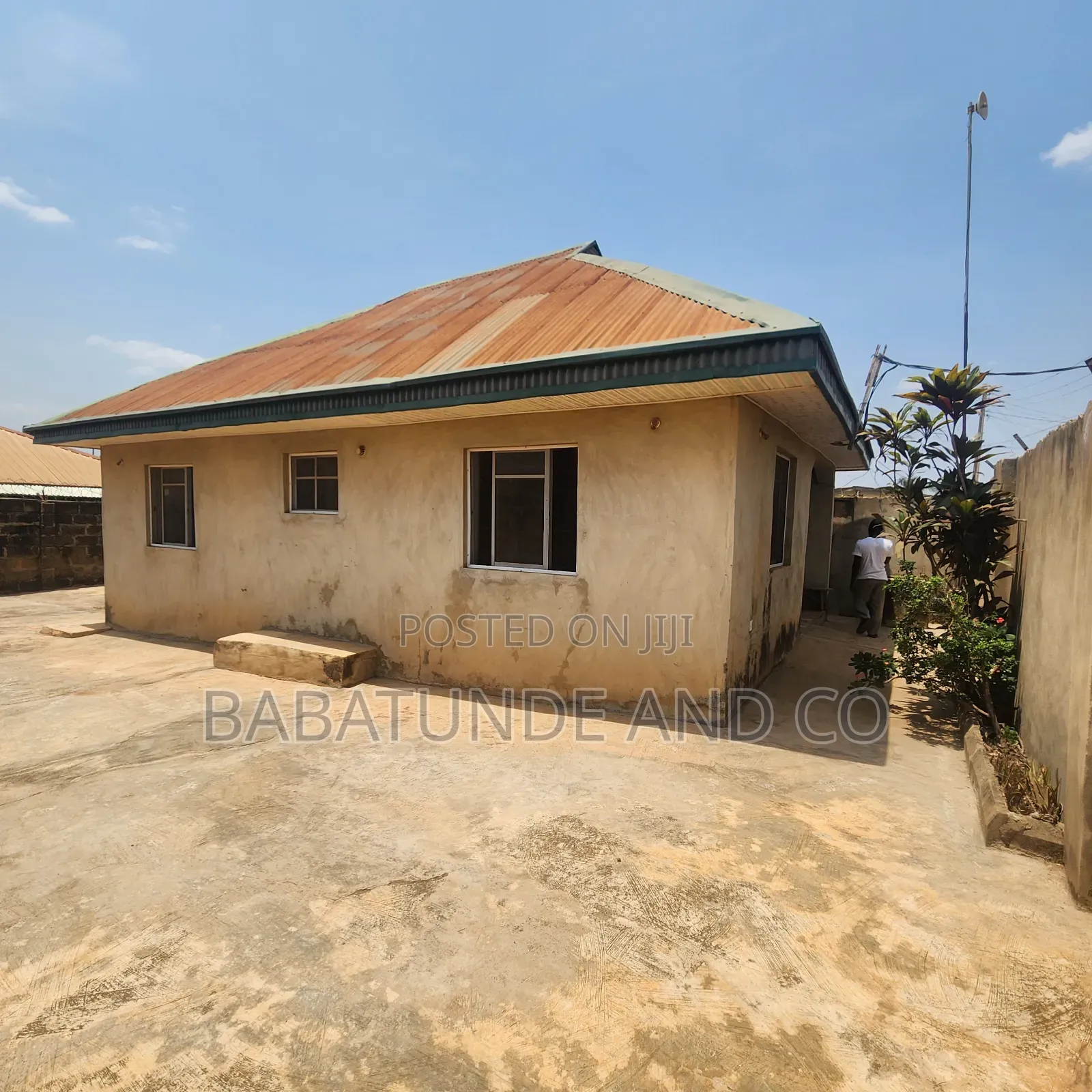 2bdrm Bungalow in Apata for sale