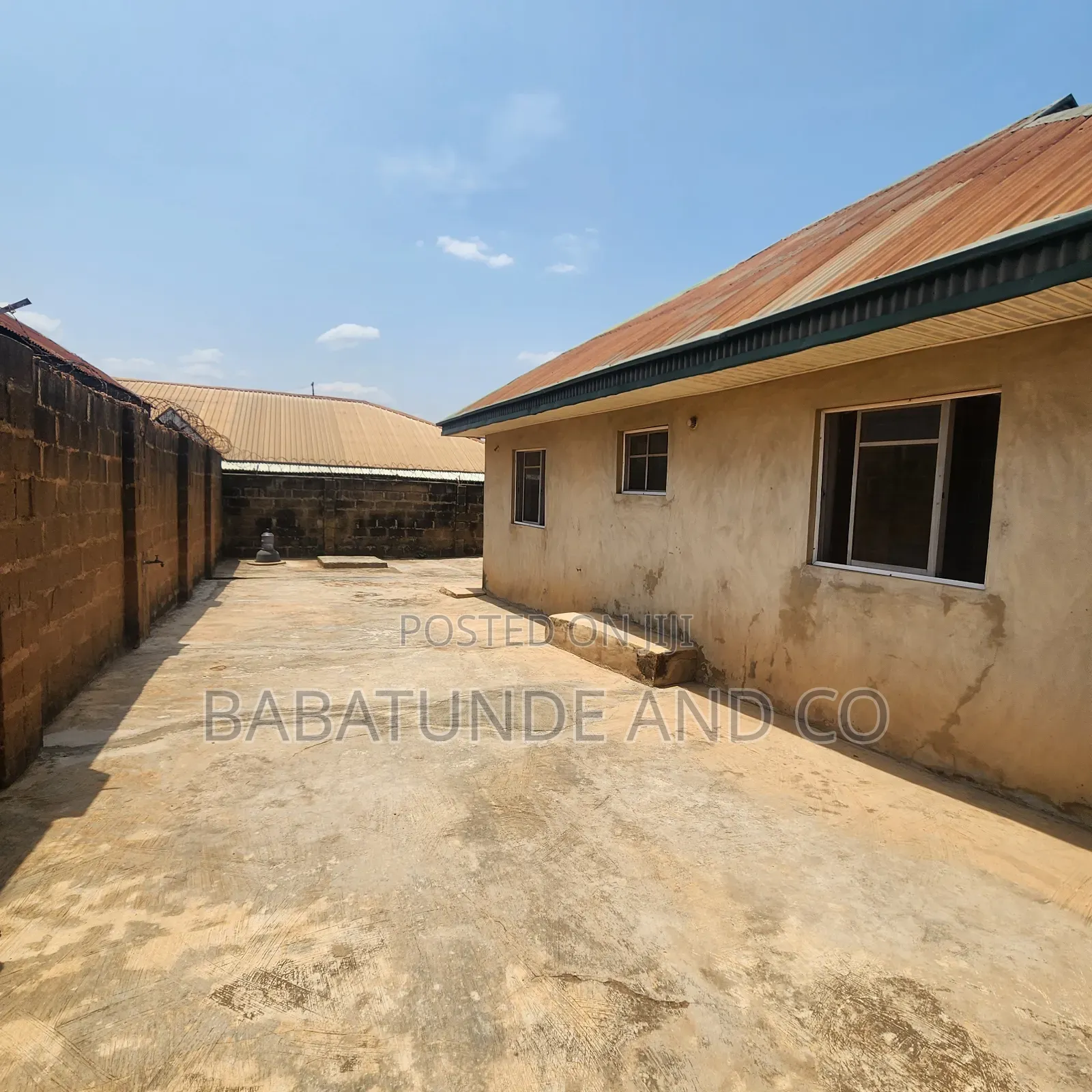 2bdrm Bungalow in Apata for sale
