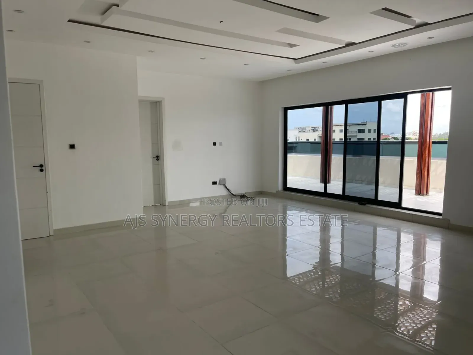 6bdrm House in Lekki Phase 1 for sale