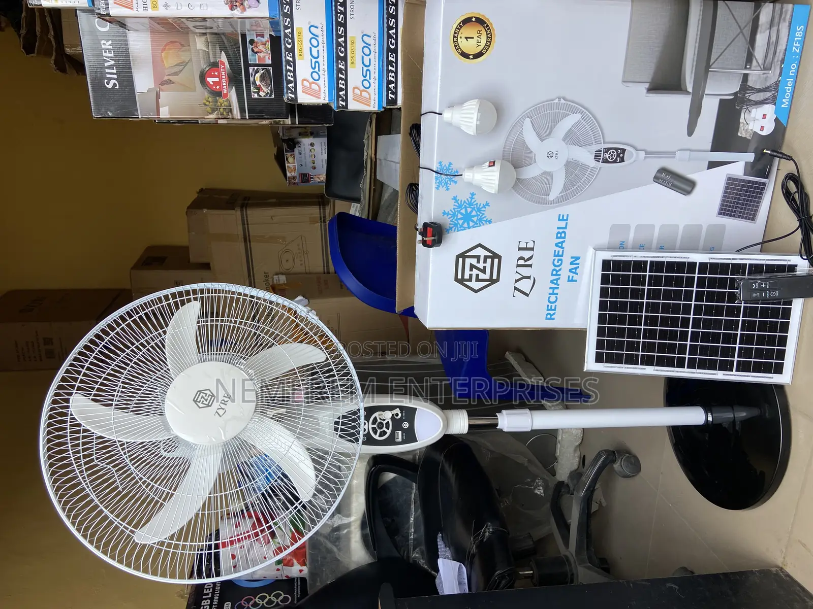 Zyre 18” Solar Rechargeable Fan