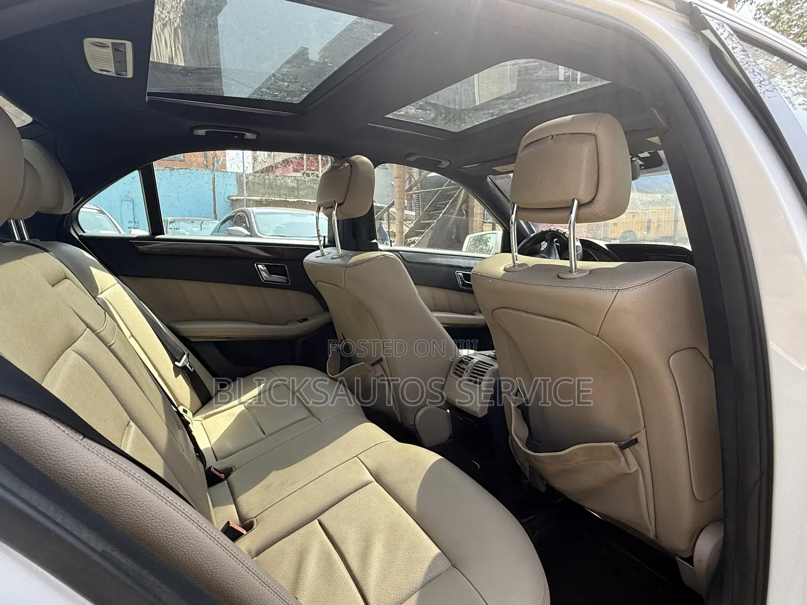 Mercedes-Benz E350 Base 4Matic Sedan AWD (3.5L 6cyl 7A) 2010 White