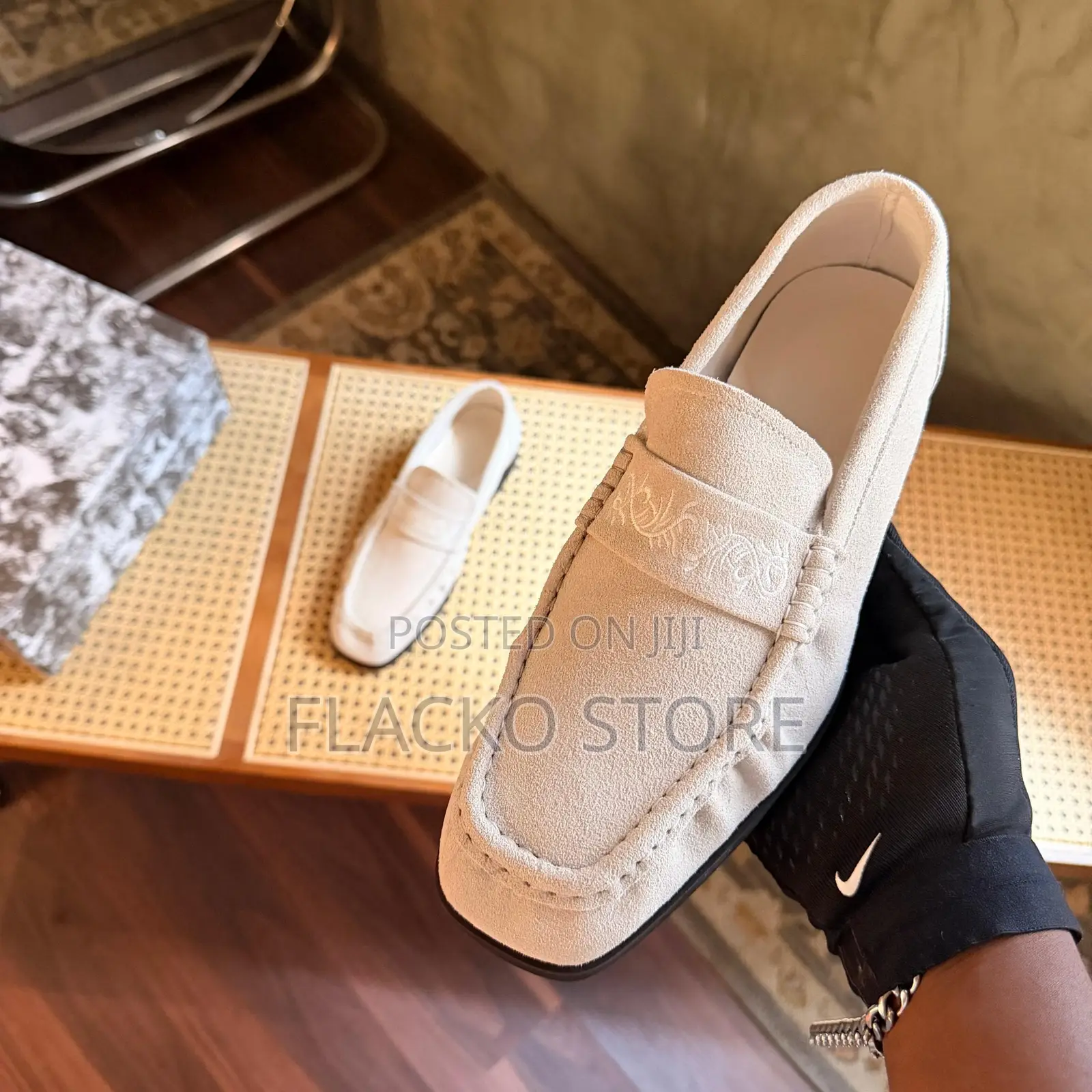 Original Japanese Embroidery Logo Plaque Suede Vintage Loafers Shoes