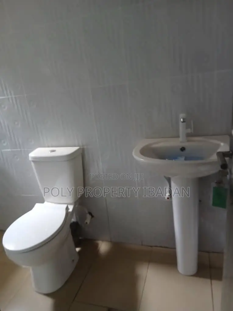3bdrm Apartment in Akoto Estate, Ibadan for rent