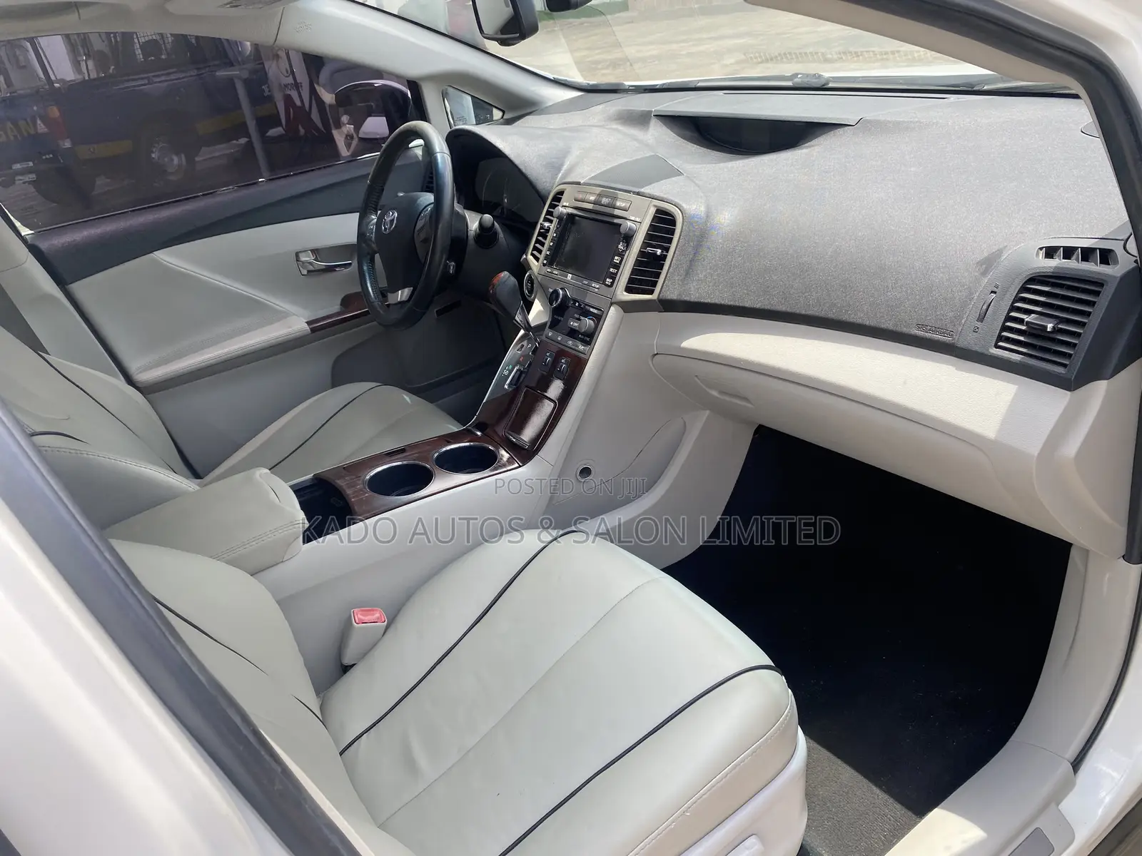 Toyota Venza Limited 2011 White