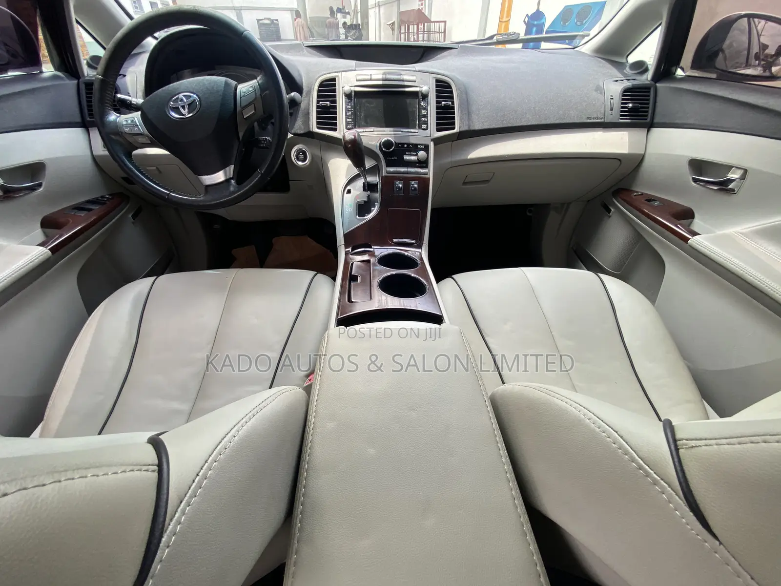 Toyota Venza Limited 2011 White
