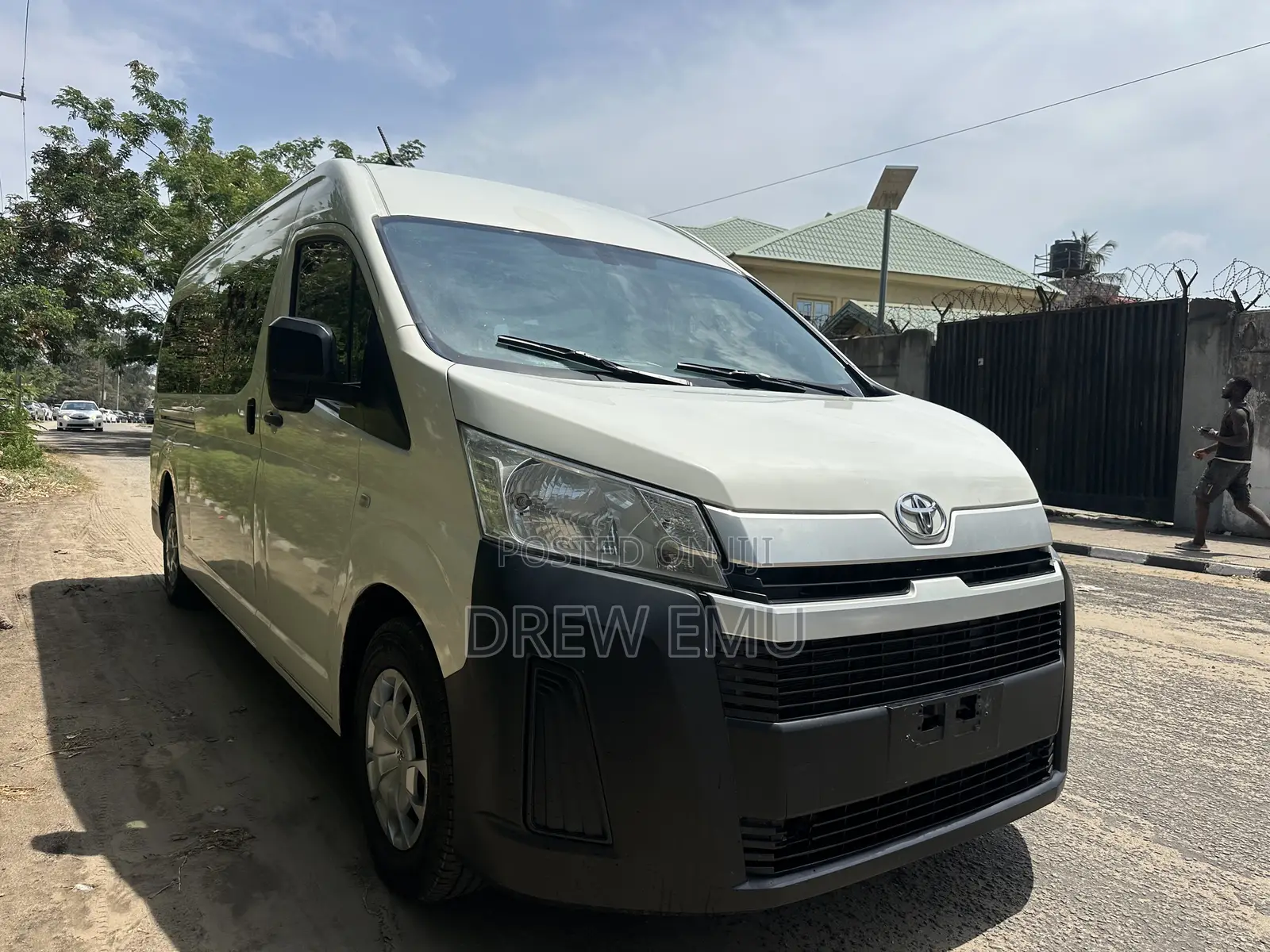 Toyota HiAce 2019 White