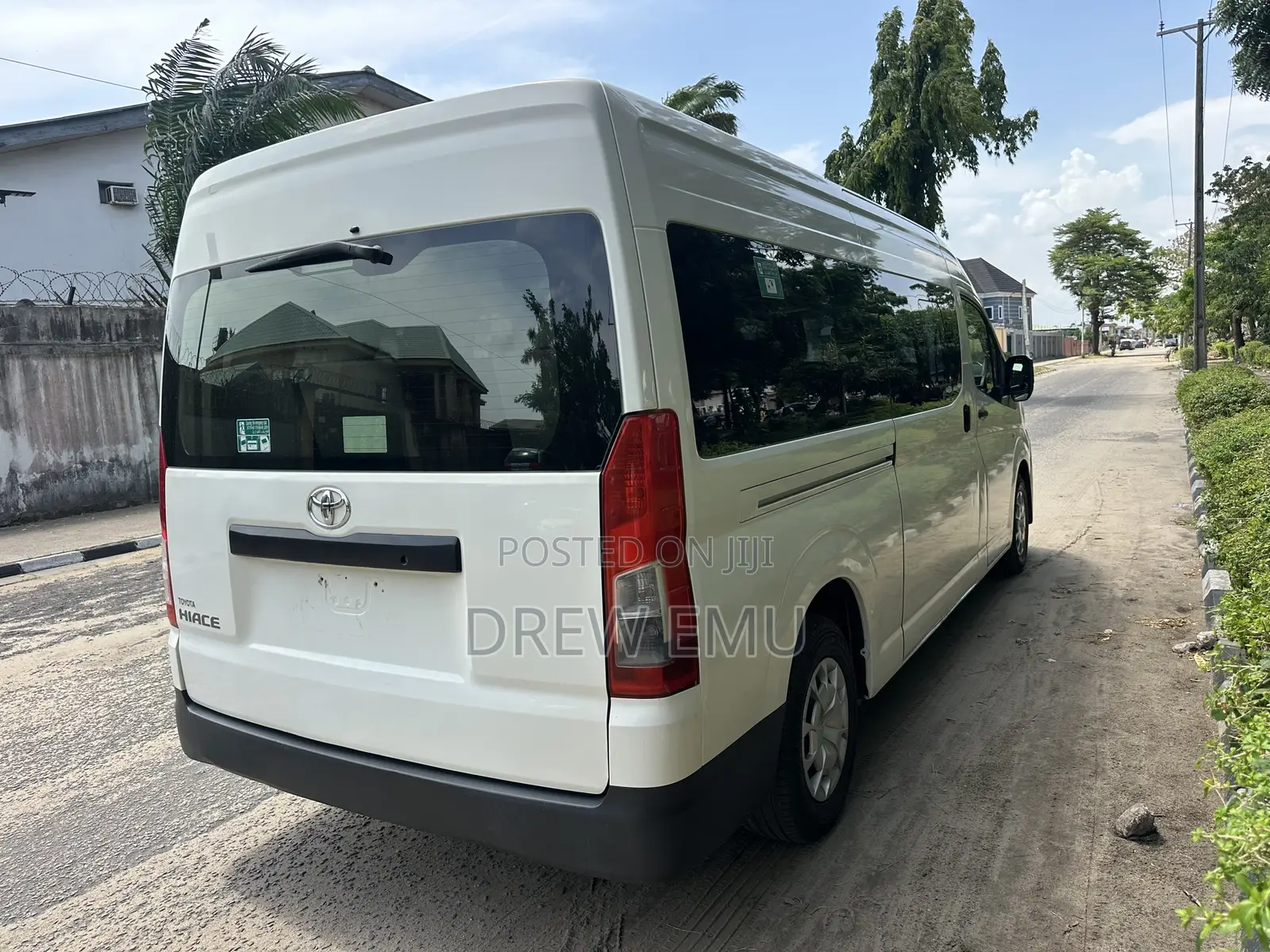 Toyota HiAce 2019 White