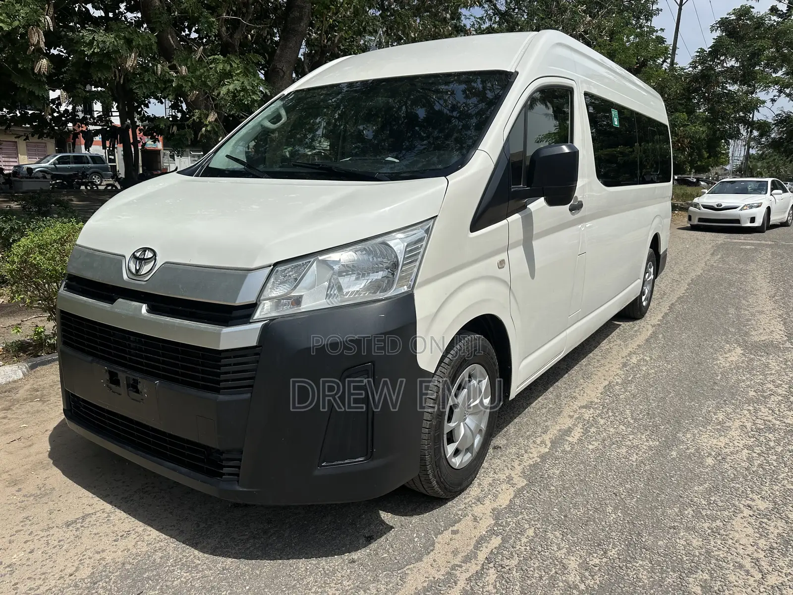 Toyota HiAce 2019 White