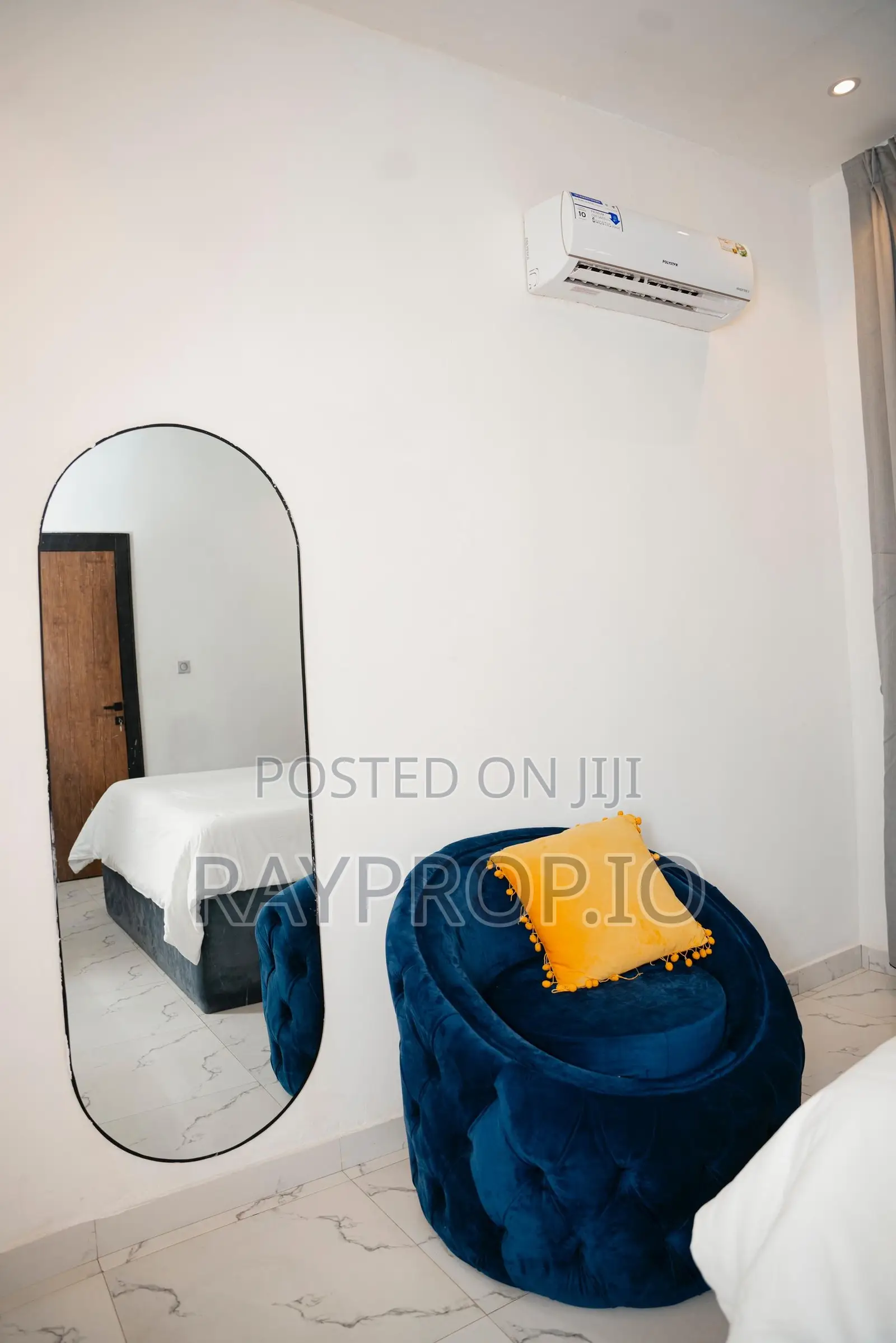 087100kv - 3 Bedroom Shortlet in Airport Road Benin