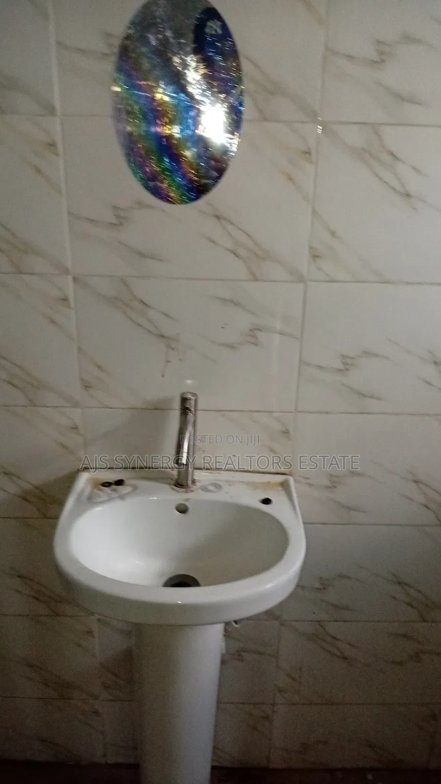 3bdrm Apartment in Chevron for rent