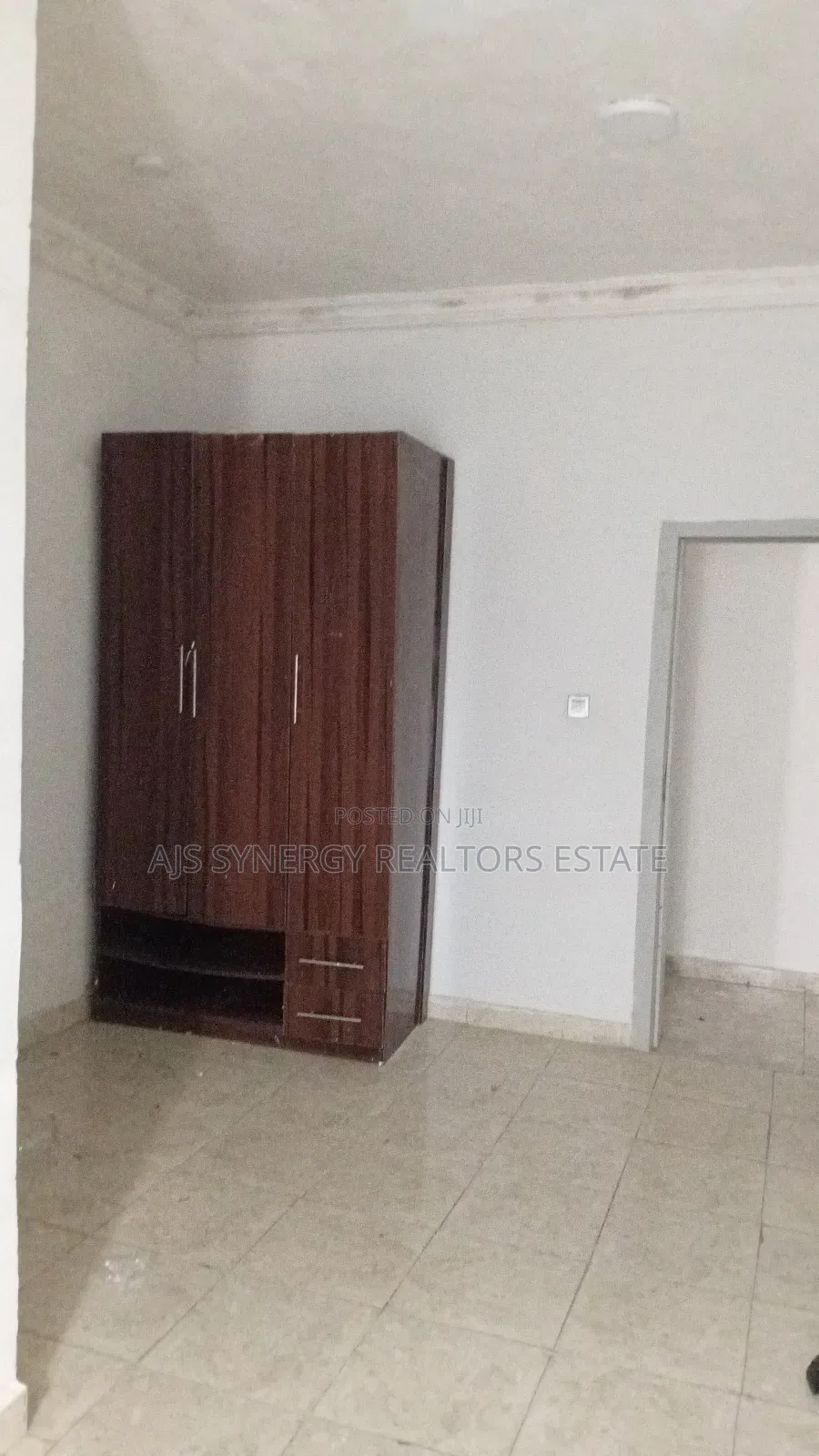 3bdrm Apartment in Chevron for rent