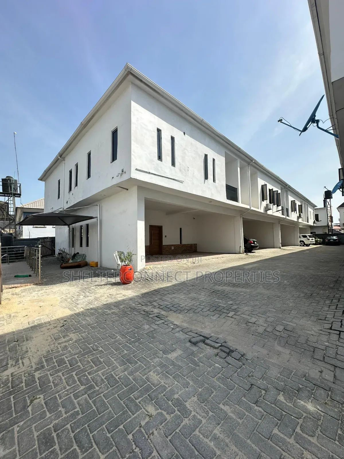 4bdrm Duplex in Off Lekki-Epe Expressway for rent