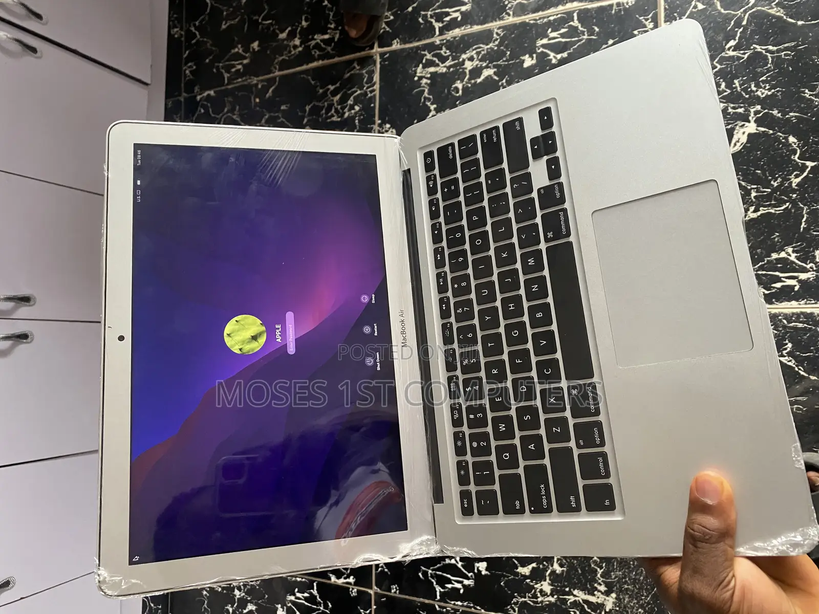 New Laptop Apple MacBook Air 2017 8GB Intel Core i5 SSD 256GB