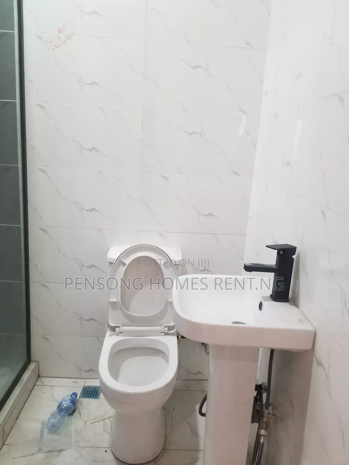2bdrm Apartment in Ologolo, Lekki Expressway for rent