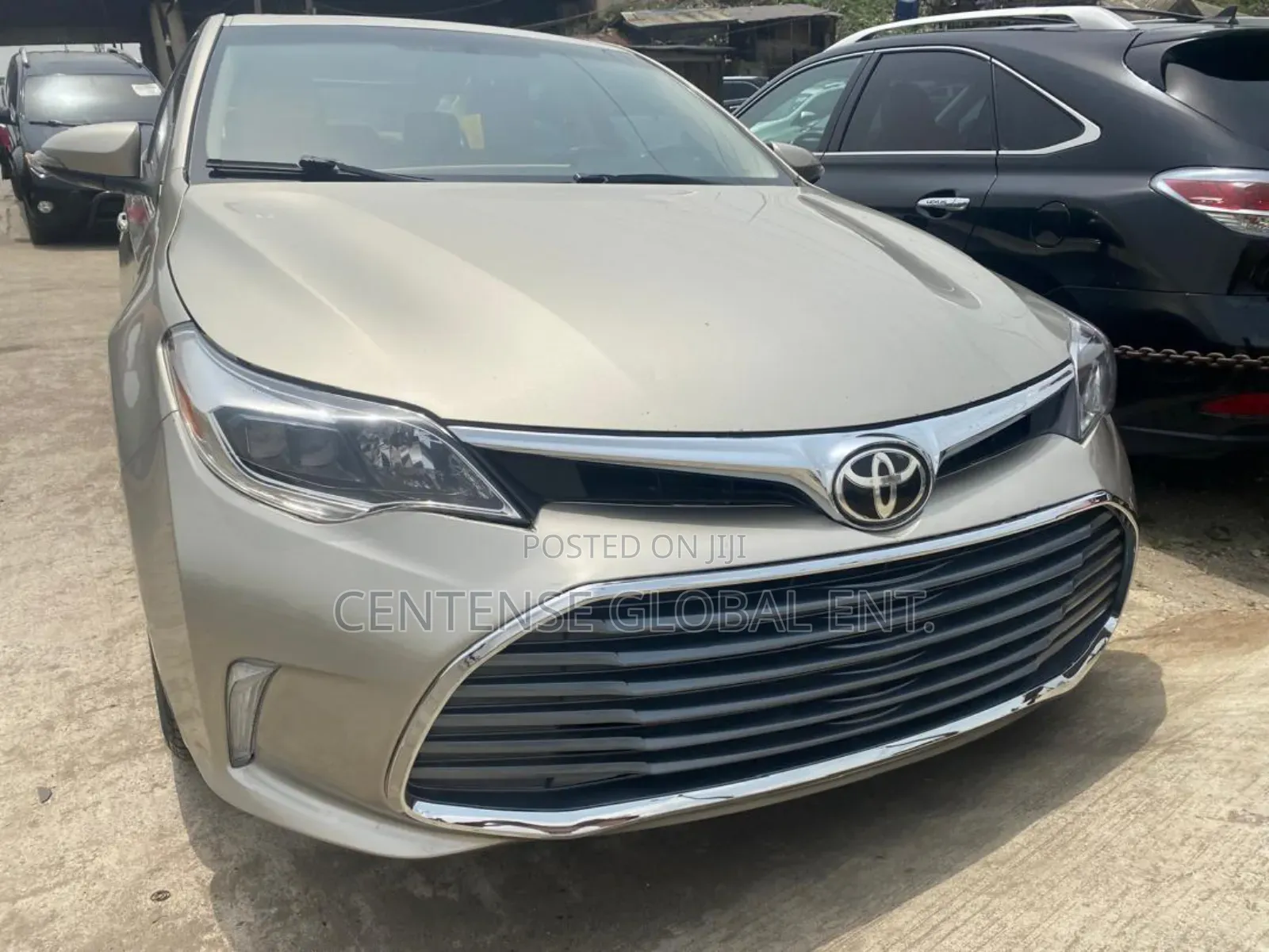 Toyota Avalon Limited 4dr Sedan (3.5L 6cyl 6A) 2015 Gold