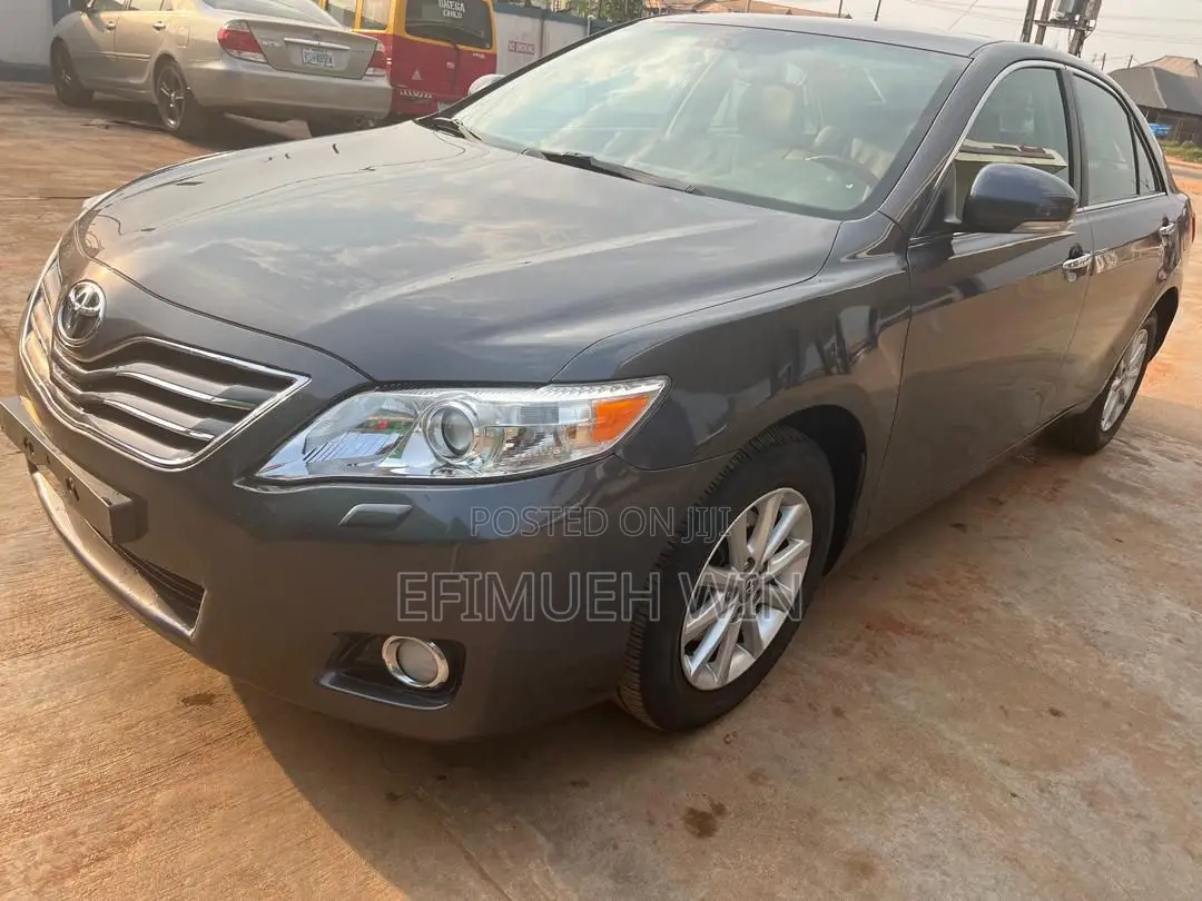 Toyota Camry XLE 4dr Sedan (2.4L 4cyl 5A) 2009 Gray
