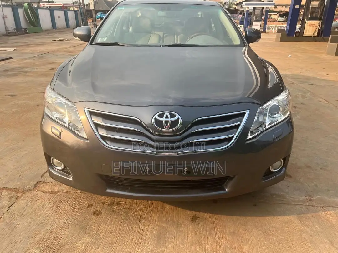 Toyota Camry XLE 4dr Sedan (2.4L 4cyl 5A) 2009 Gray