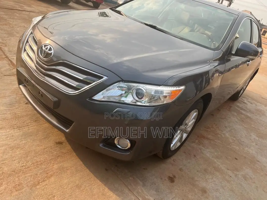 Toyota Camry XLE 4dr Sedan (2.4L 4cyl 5A) 2009 Gray