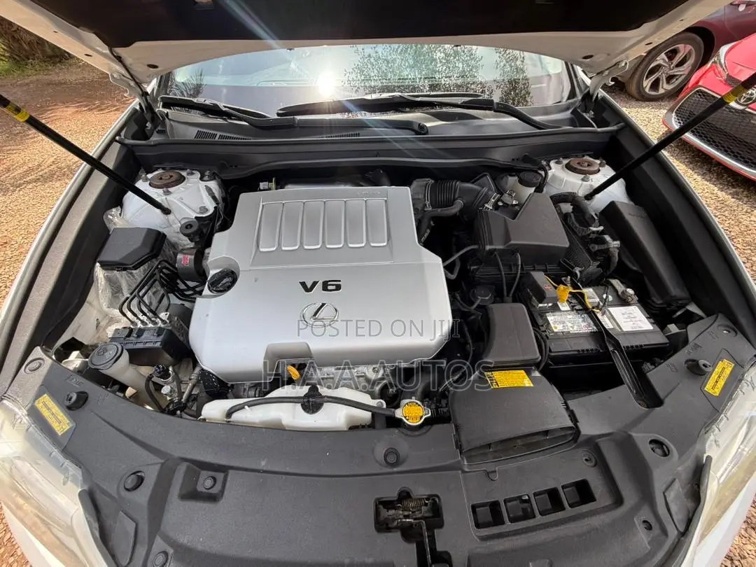 Lexus ES 350 FWD 2015 White