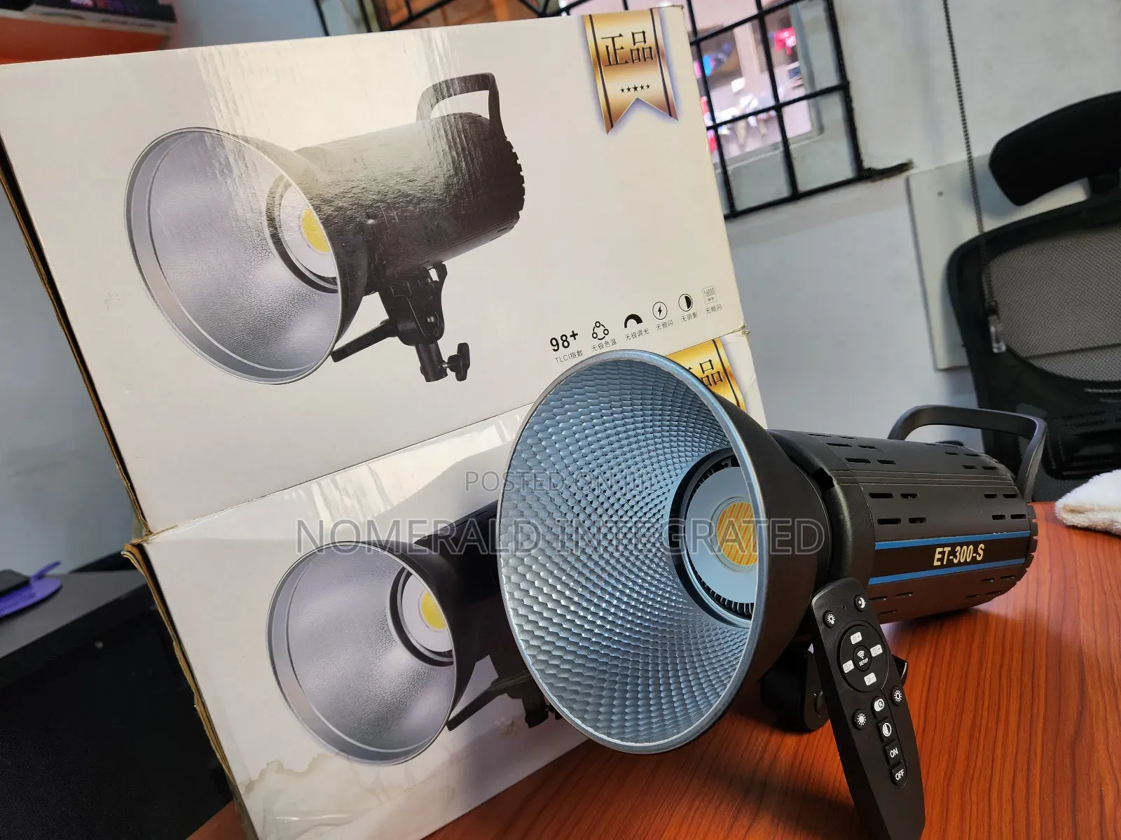 Et 300-s Cob Light
