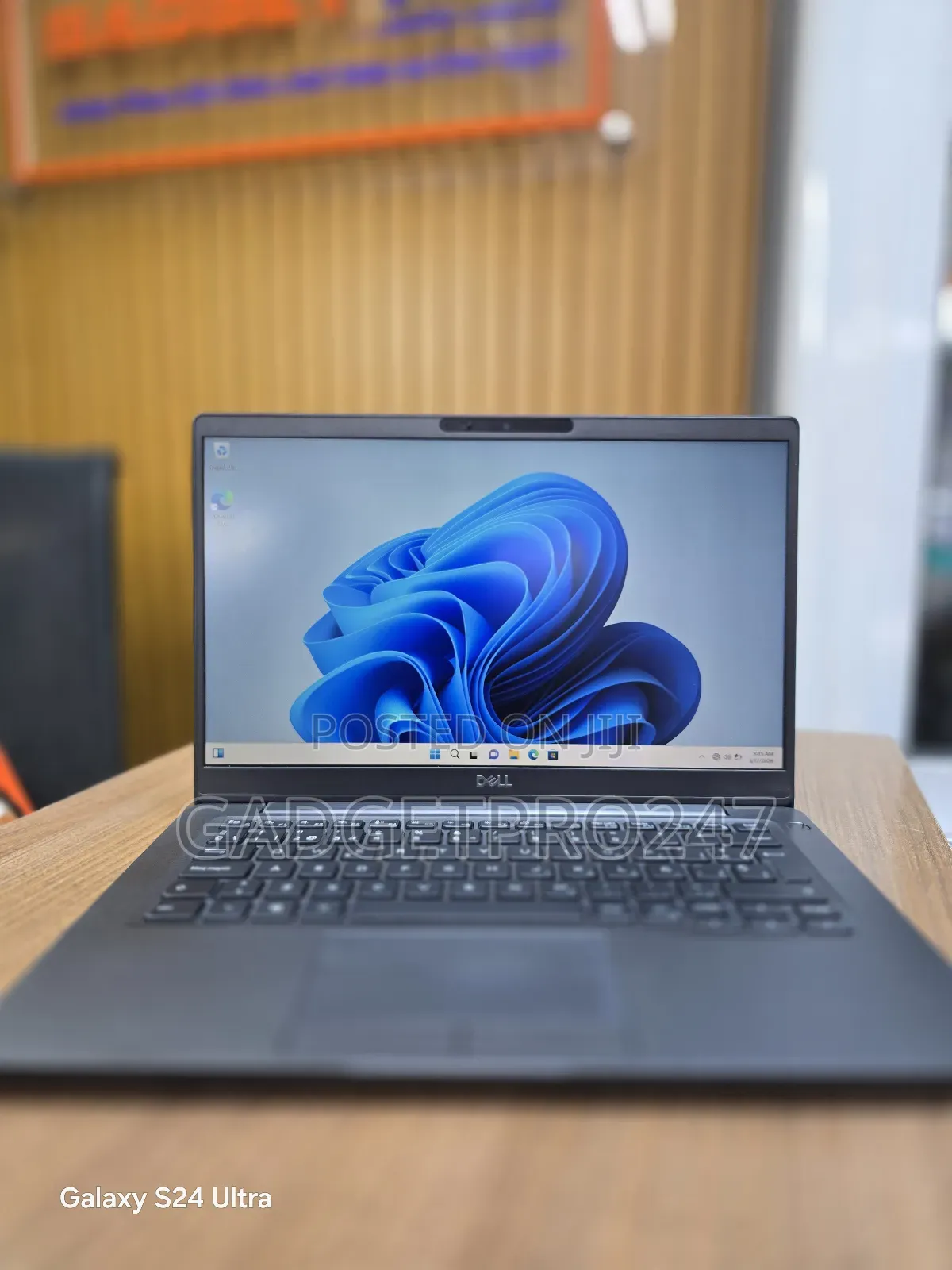 Laptop Dell Latitude 7300 8GB Intel Core i5 HDD 256GB