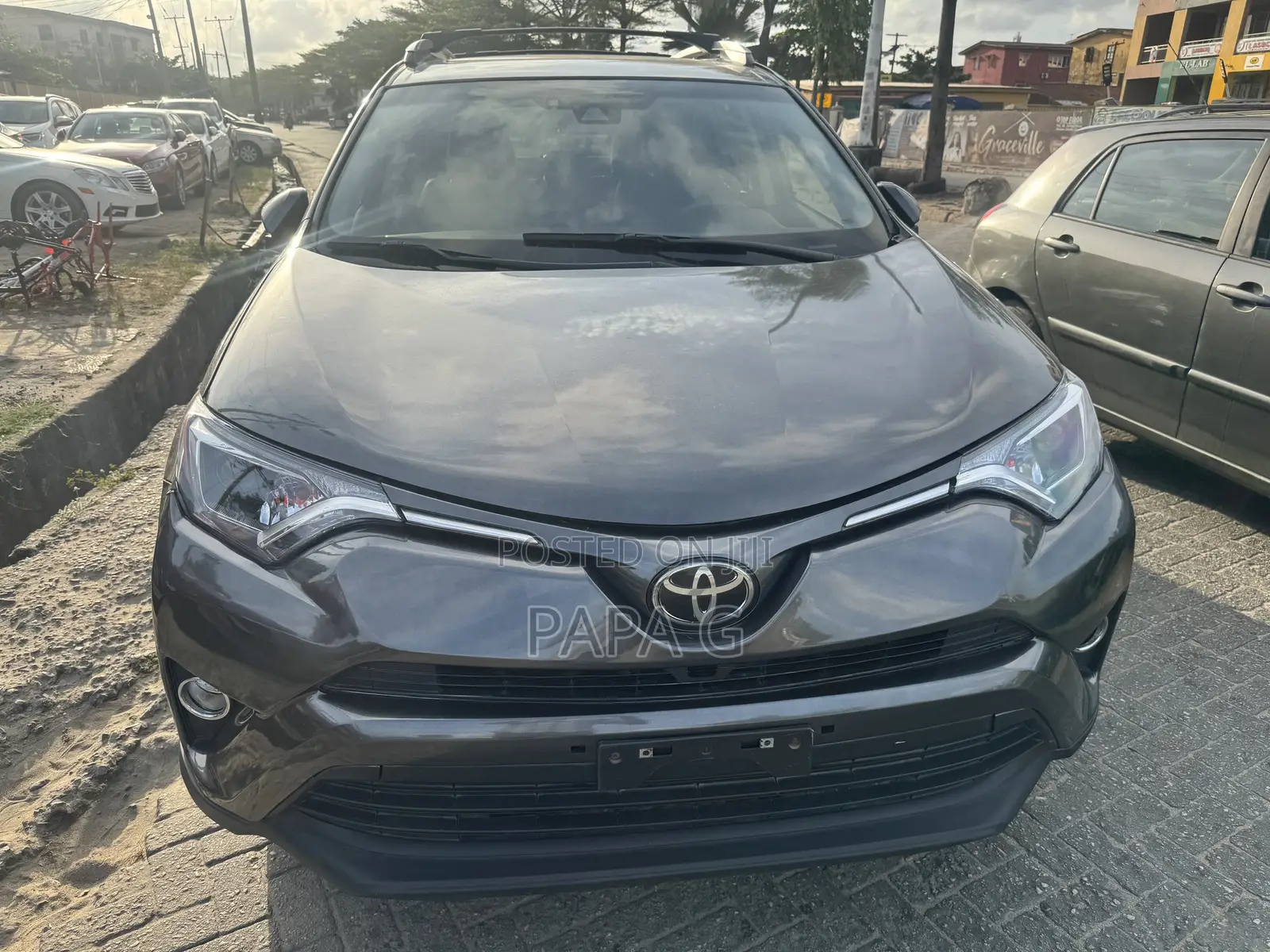 Toyota RAV4 XLE AWD (2.5L 4cyl 6A) 2017 Gray