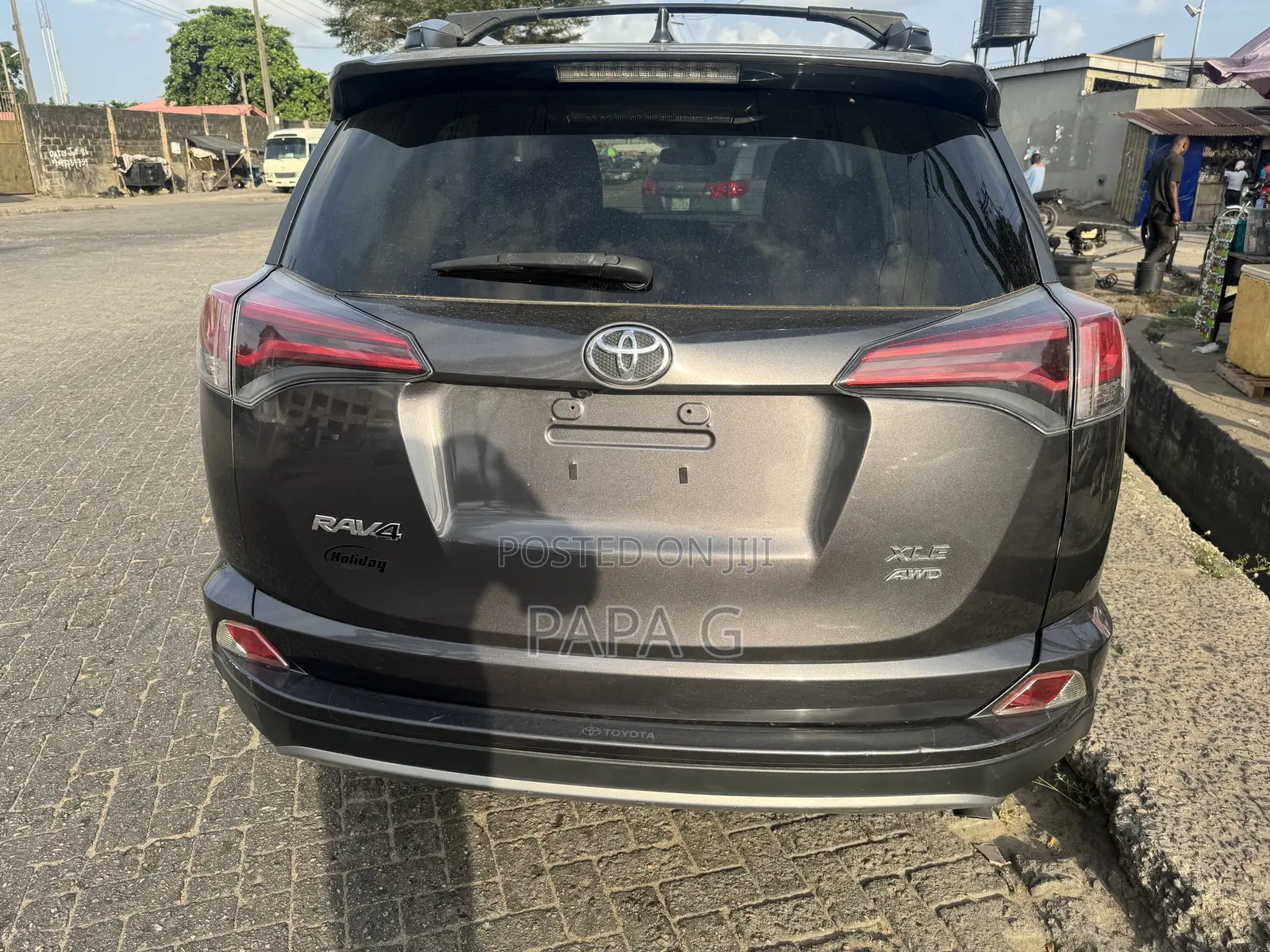 Toyota RAV4 XLE AWD (2.5L 4cyl 6A) 2017 Gray