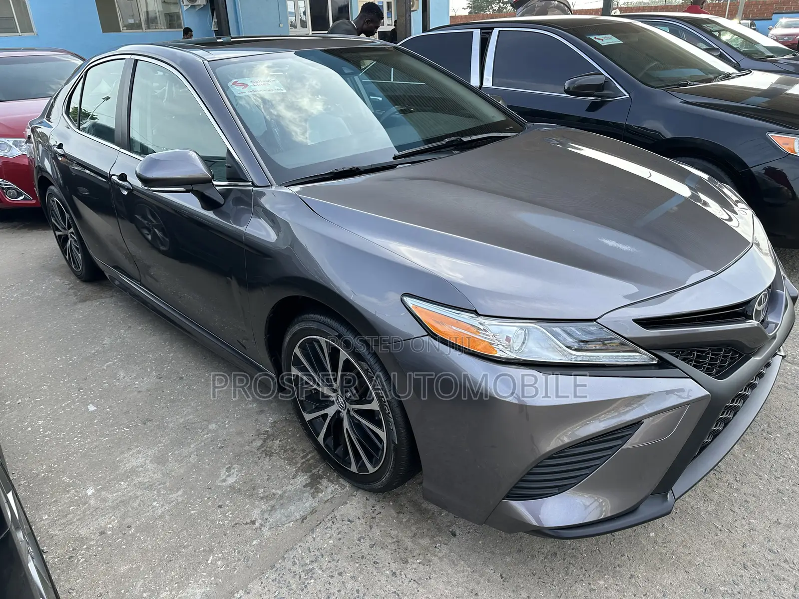 Toyota Camry SE (2.5L 4cyl 8A) 2019 Gray