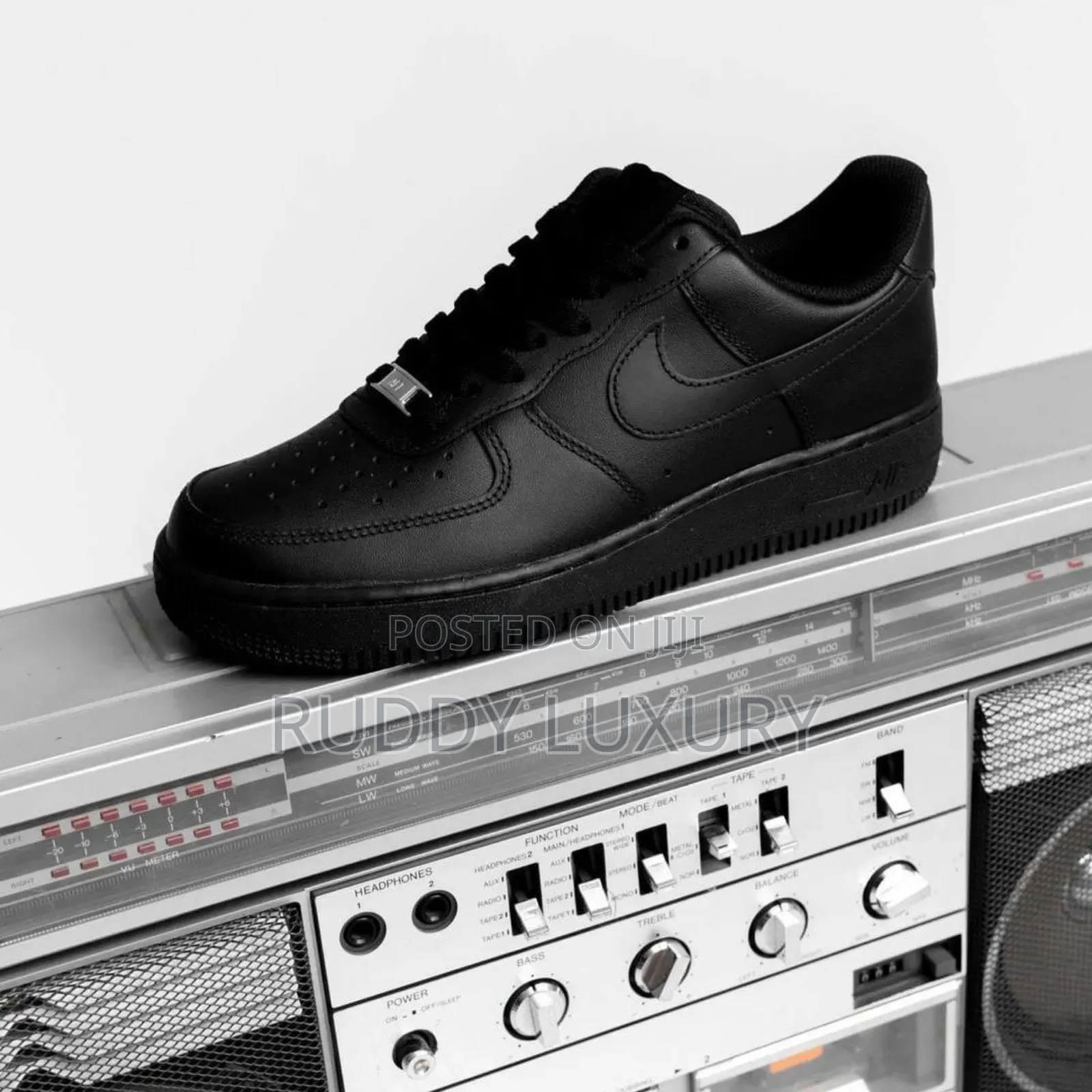 Nike Air Force 1 Triple Black