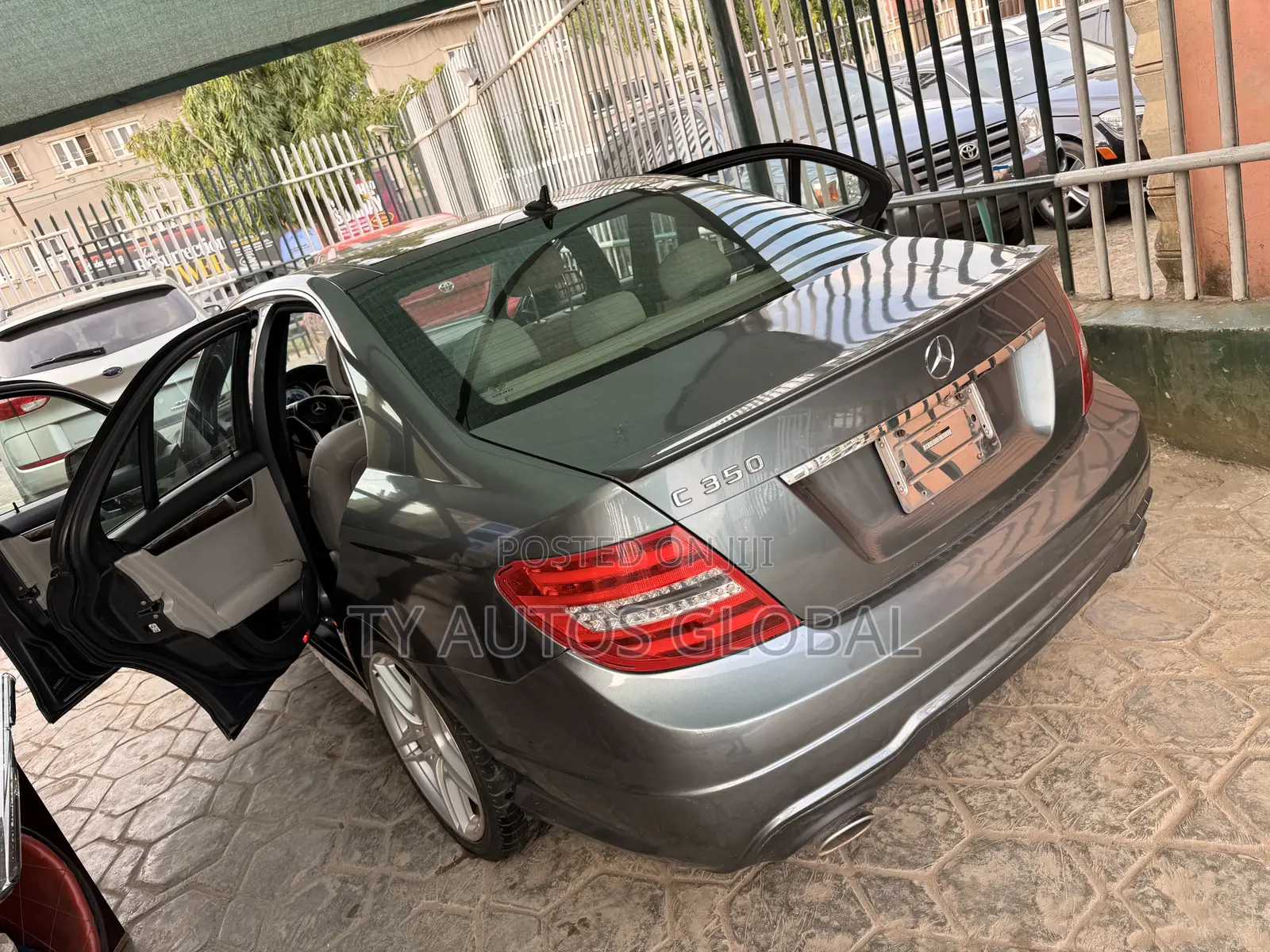 Mercedes-Benz C350 C 350 4MATIC AWD 2012 Gray