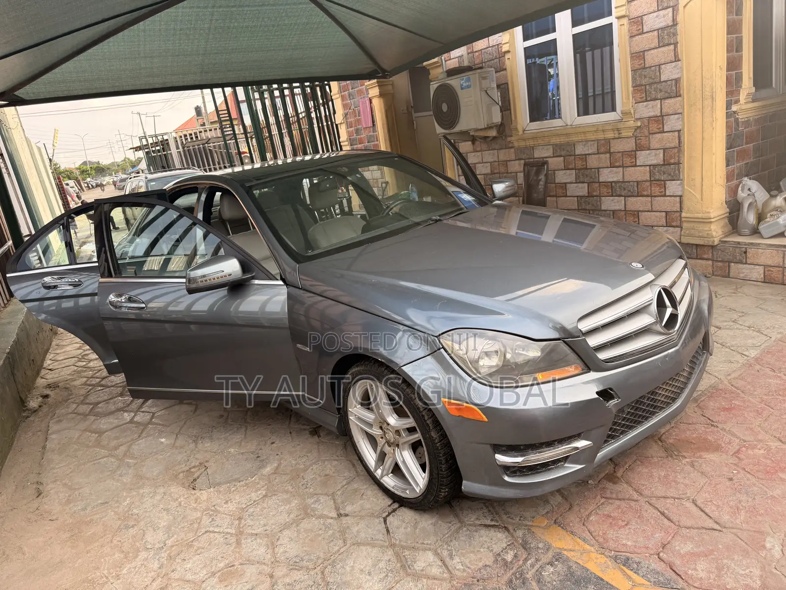 Mercedes-Benz C350 C 350 4MATIC AWD 2012 Gray