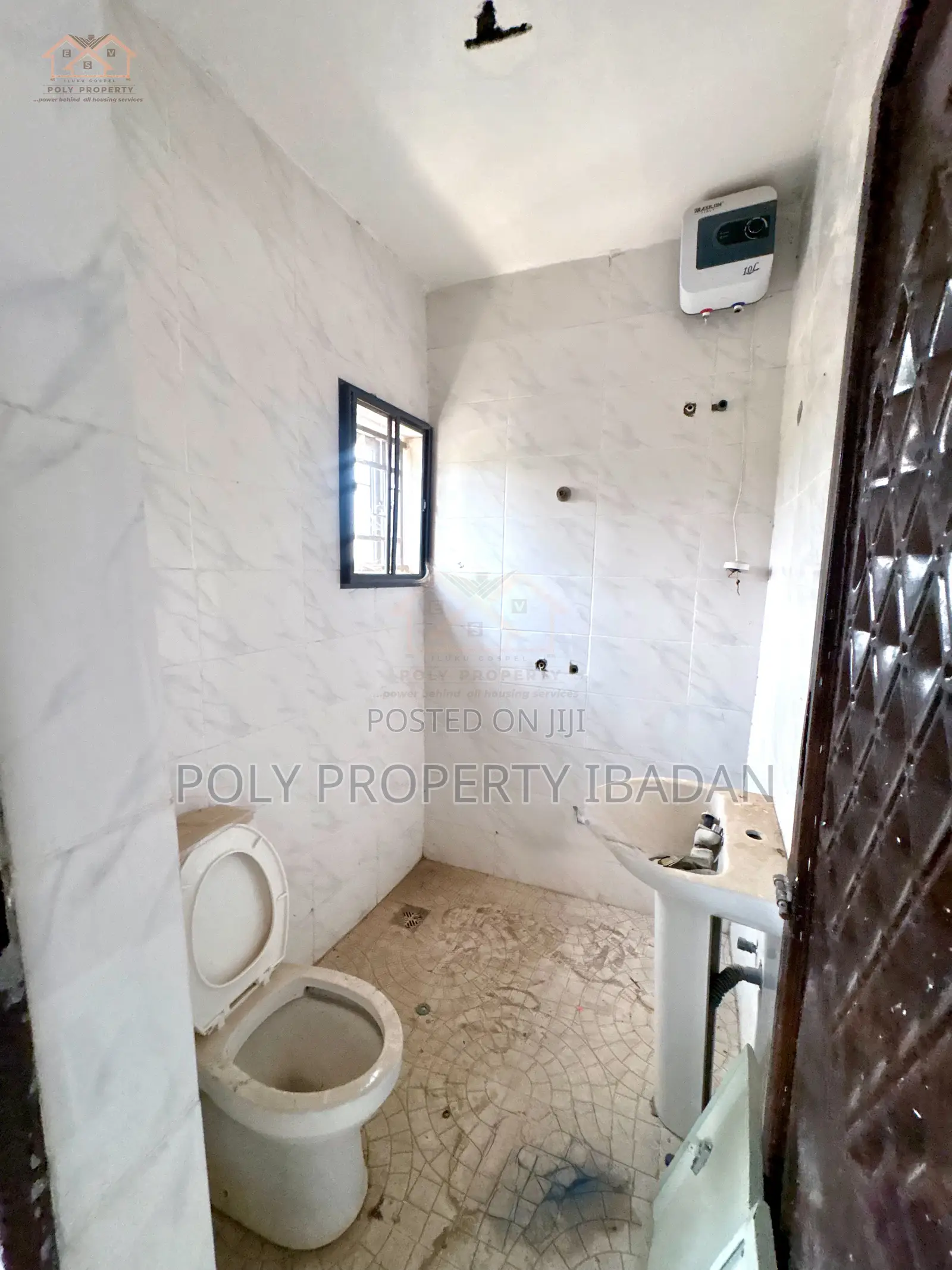 3bdrm Bungalow in Akala Express, Ibadan for sale