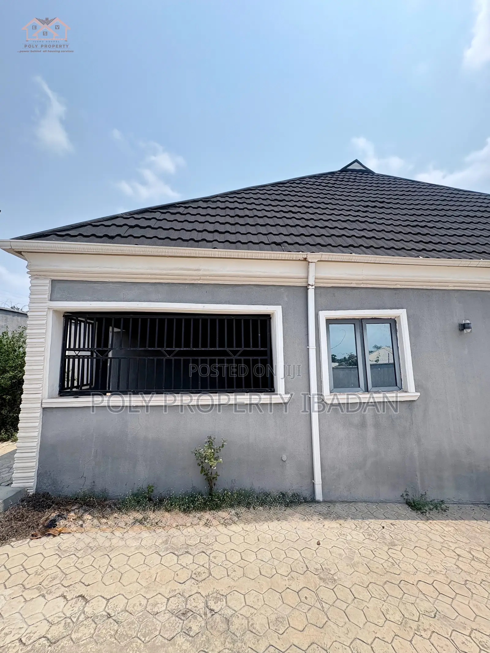 3bdrm Bungalow in Akala Express, Ibadan for sale