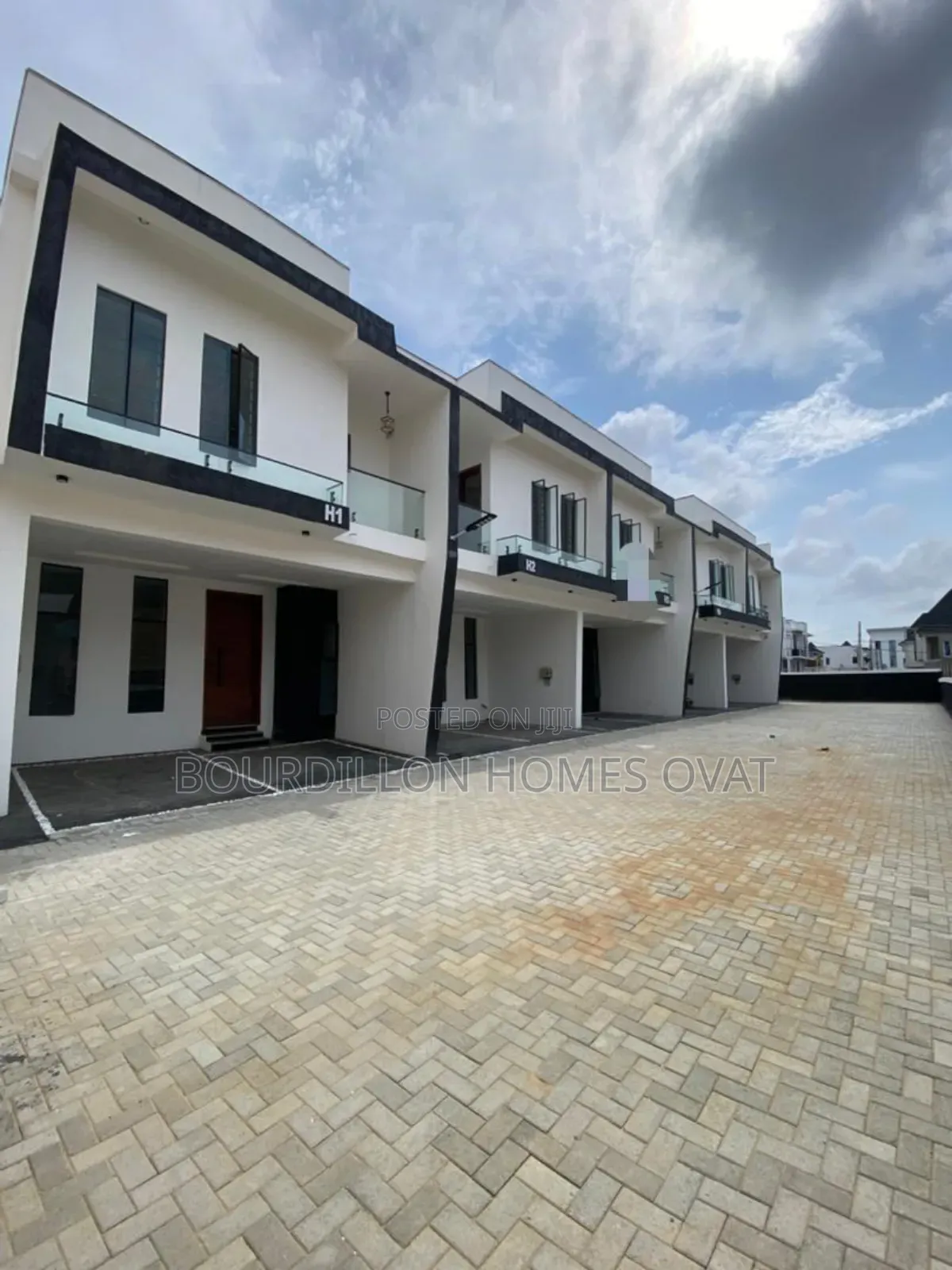 4bdrm Duplex in Ikota Lekki Lagos for sale