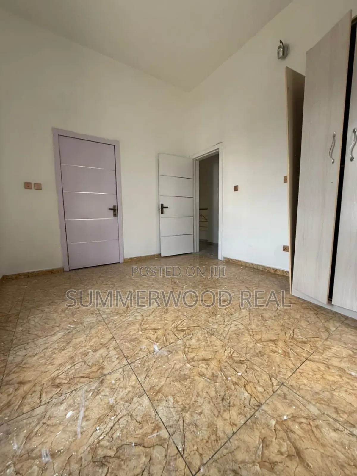 1bdrm Shared Apartment in Lekki Phase 2 for rent