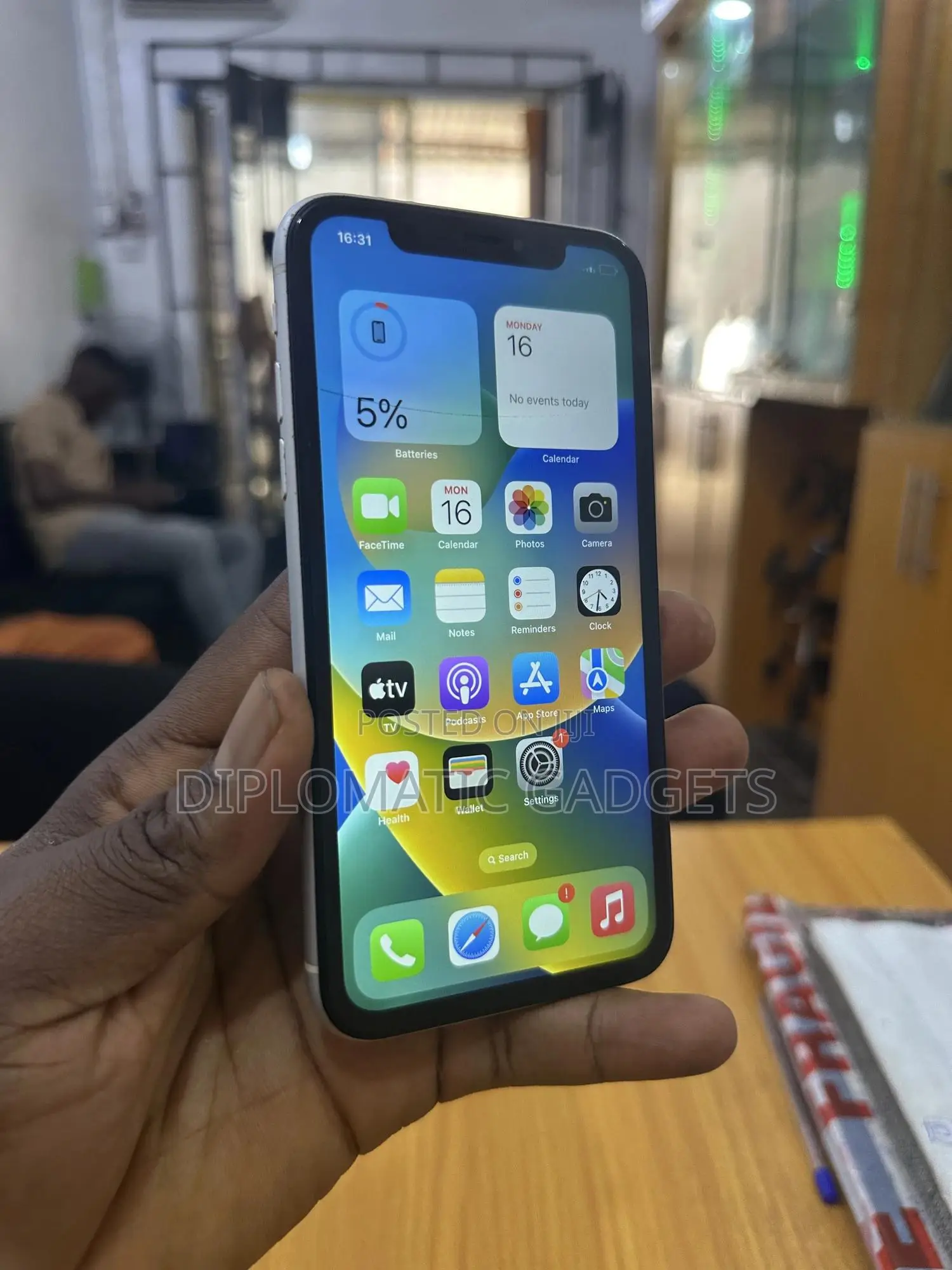 Apple iPhone X 64 GB White