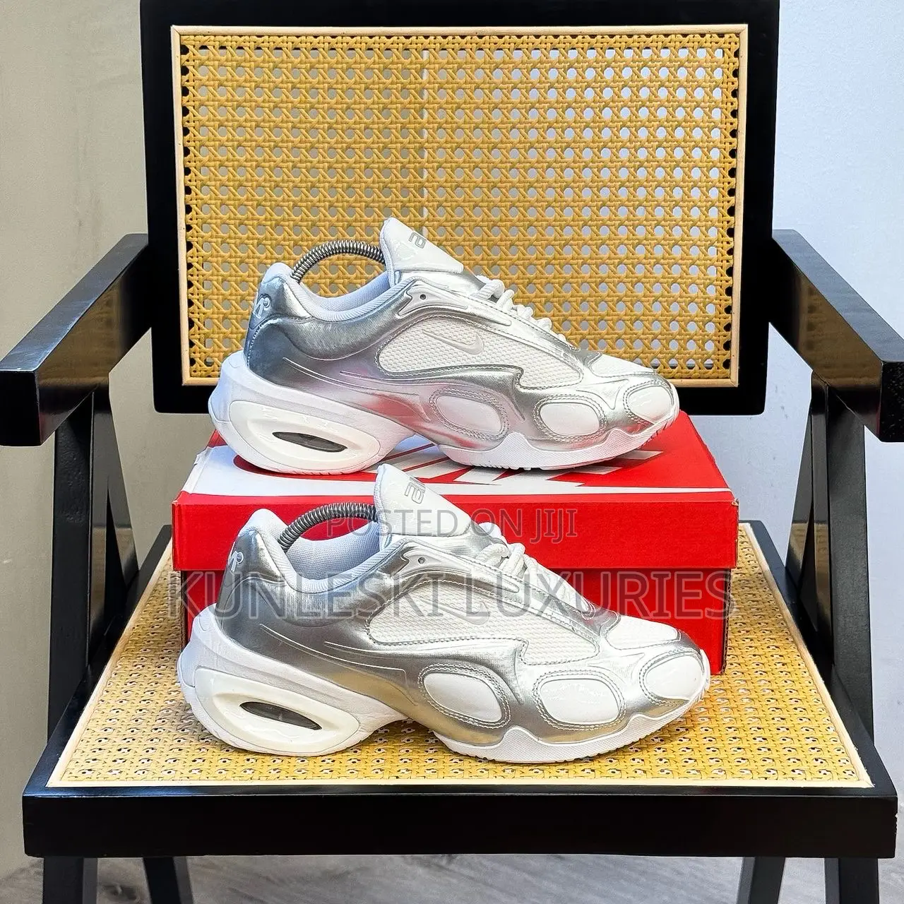 Original Nike Air Max Muse Sneakers