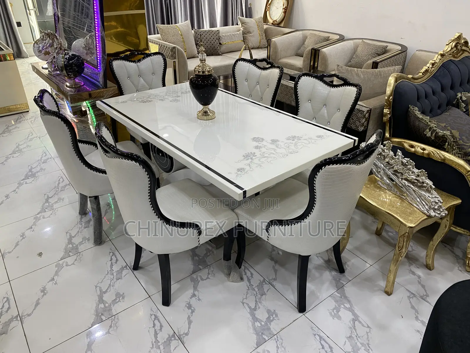 High Quality Set of Dining Table