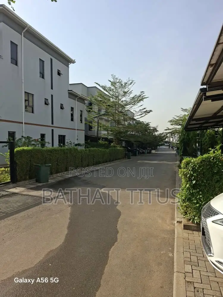 5bdrm Duplex in Life Camp for sale