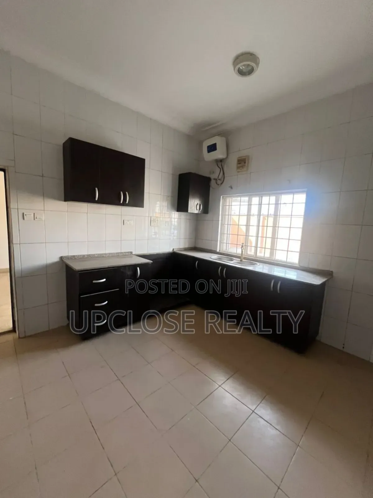 3bdrm Block of Flats in Jahi for rent