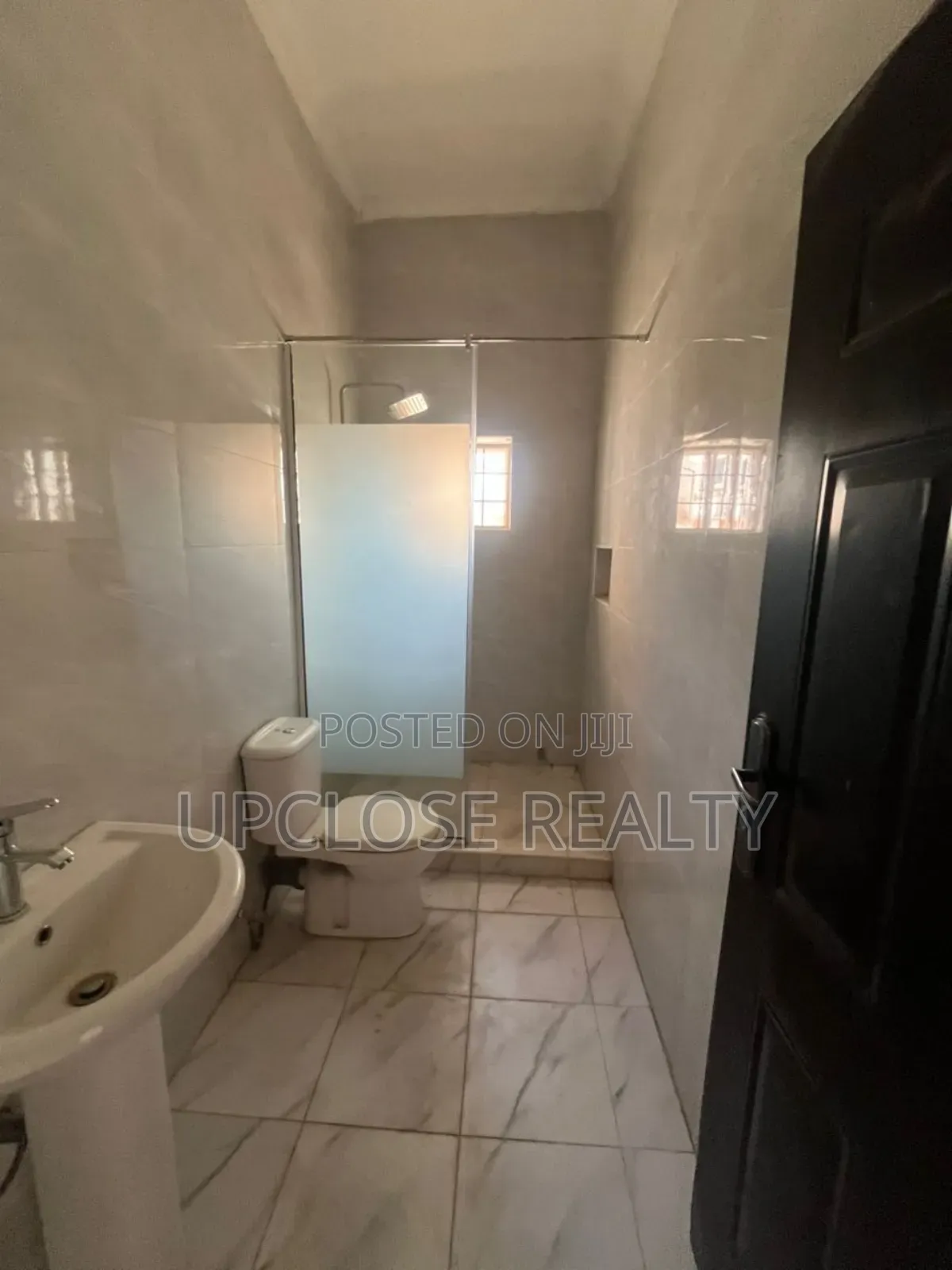 3bdrm Block of Flats in Jahi for rent
