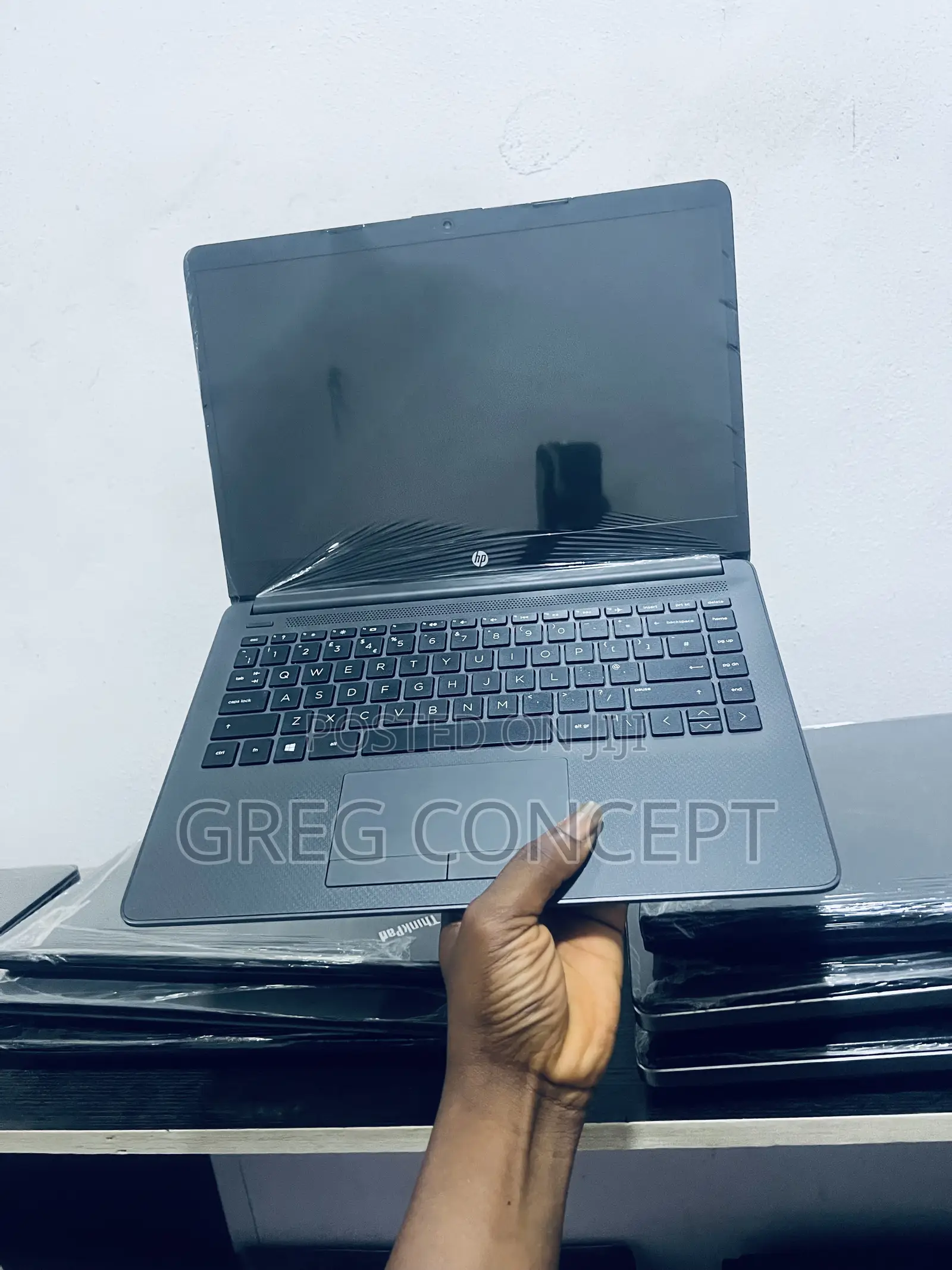 Laptop HP 240 G8 8GB AMD Ryzen SSD 256GB