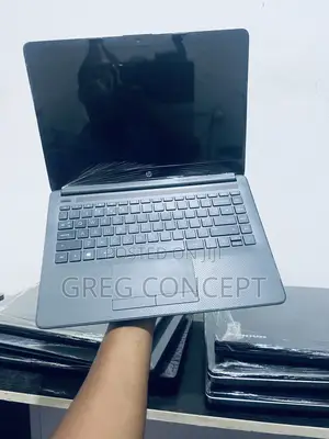 Laptop HP 240 G8 8GB AMD Ryzen SSD 256GB