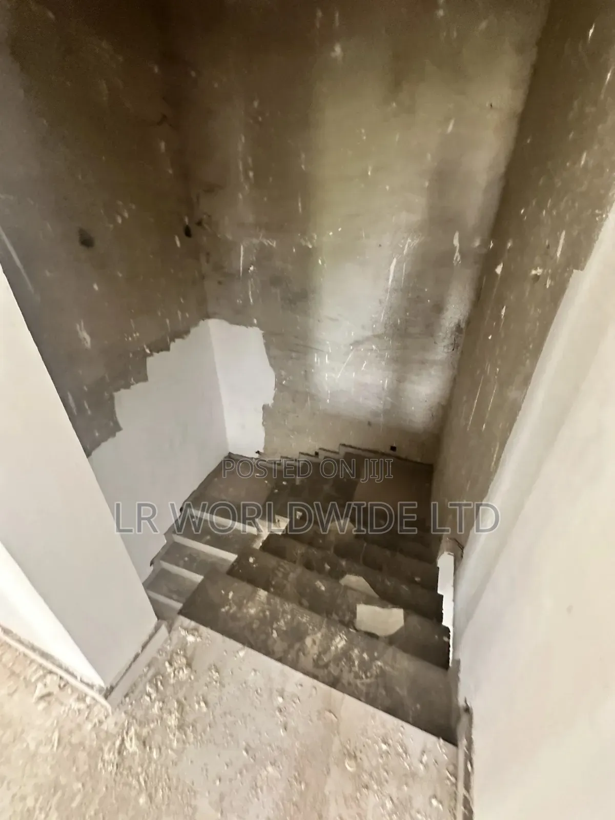 5bdrm Duplex in Lugbe District for sale