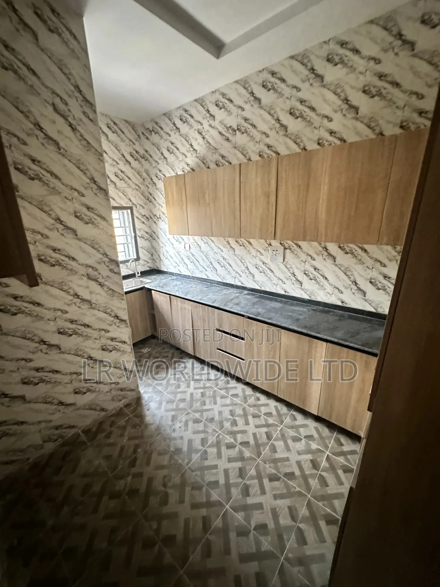 6bdrm Duplex in Lugbe District for sale