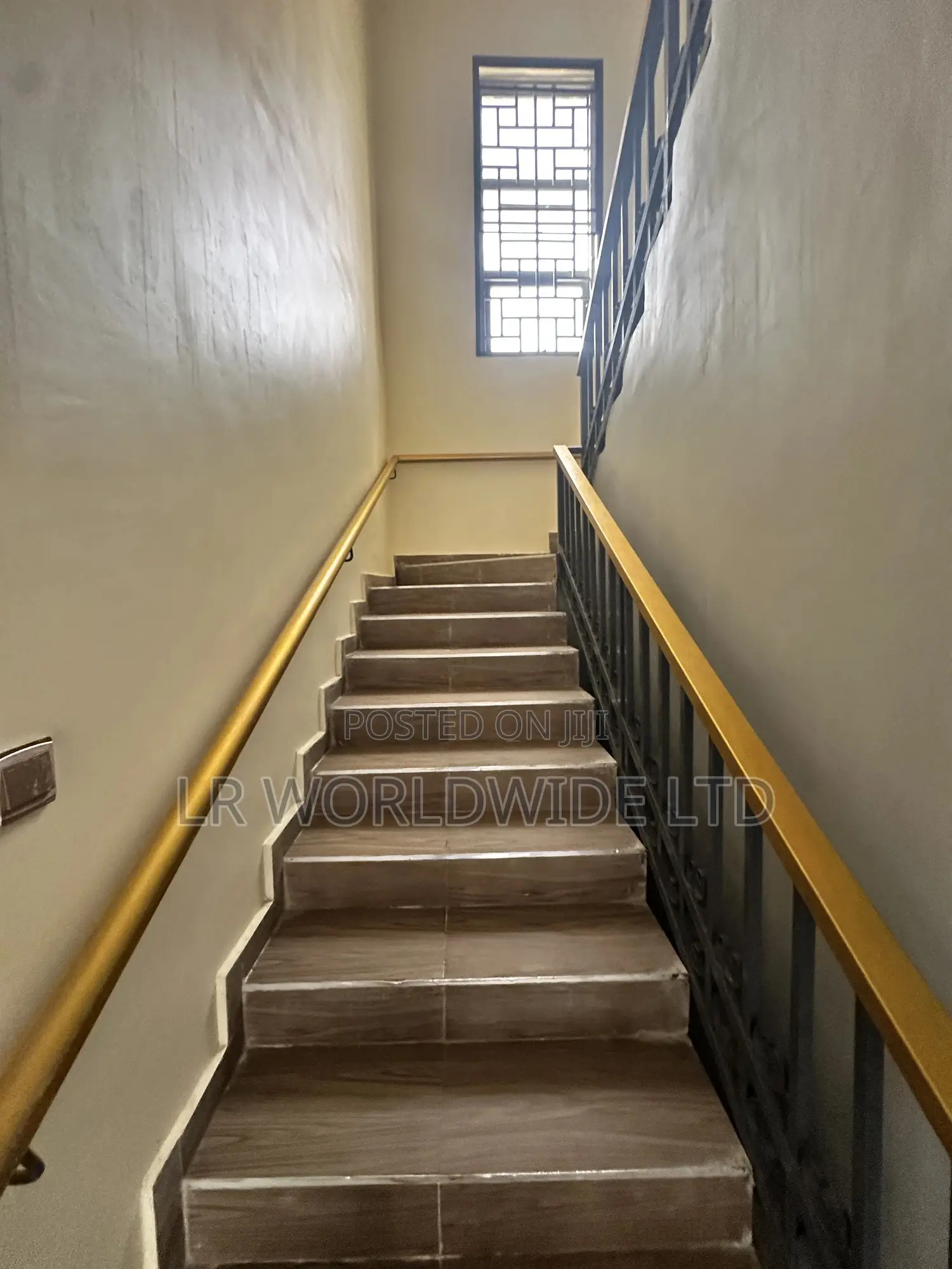 6bdrm Duplex in Lugbe District for sale