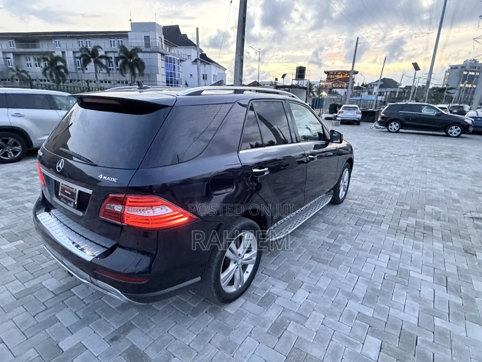 Mercedes-Benz M Class ML350 4MATIC 4dr SUV AWD (3.5L 6cyl 7A) 2015 Blue