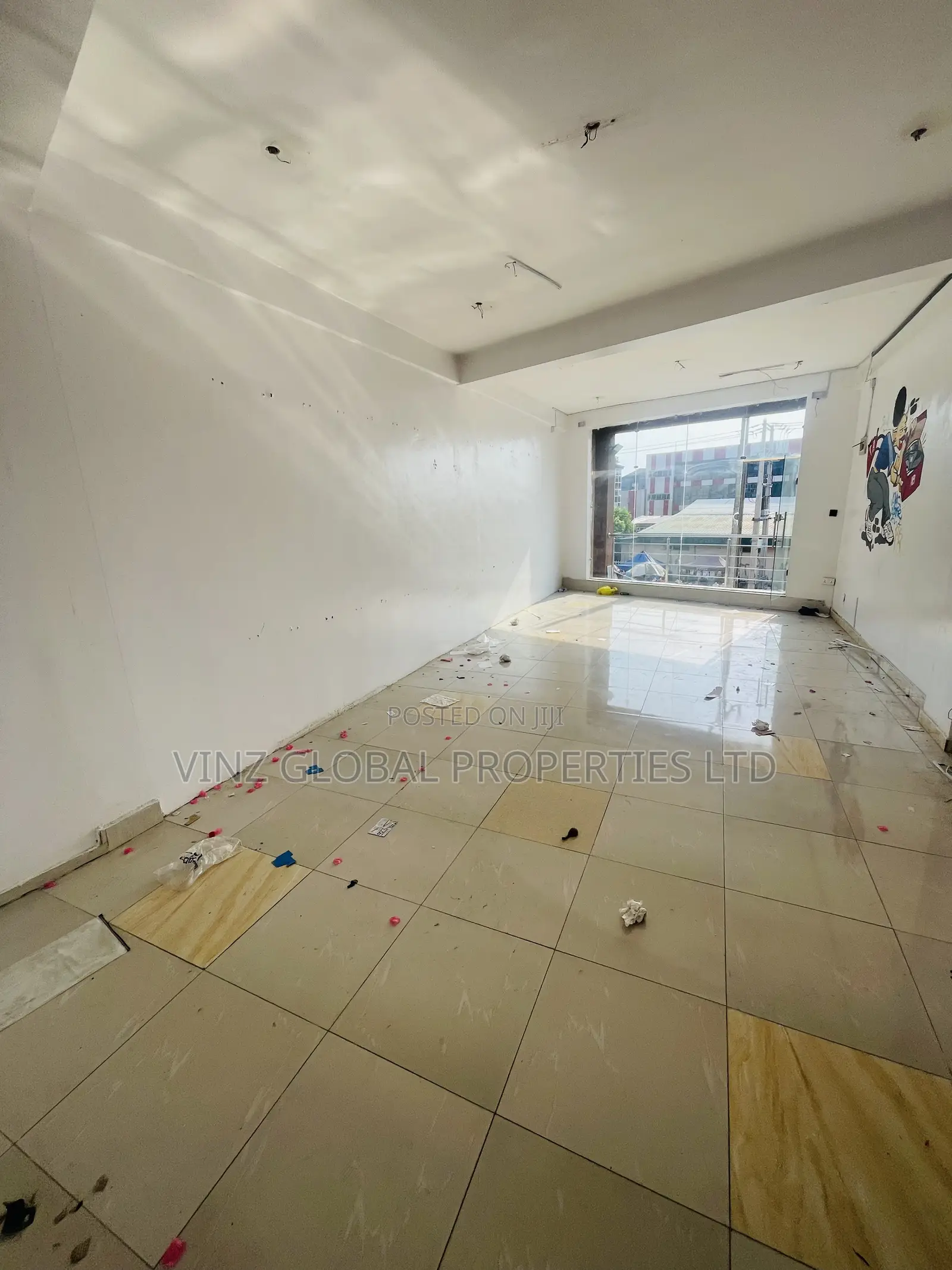 Very Spacious Shop Space (Upstairs)