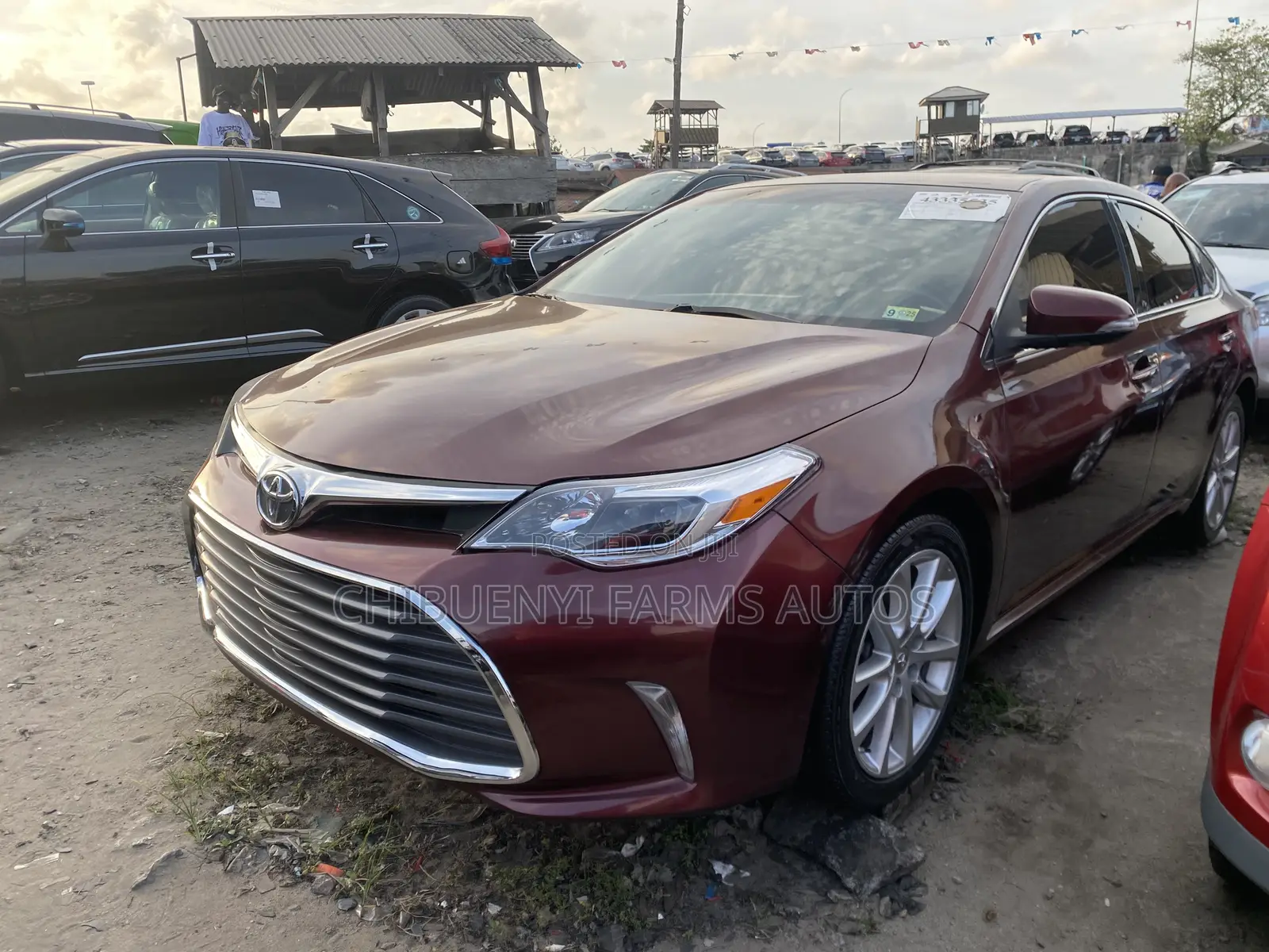 Toyota Avalon Limited FWD Sedan (3.6L 6cyl 6A) 2016 Red